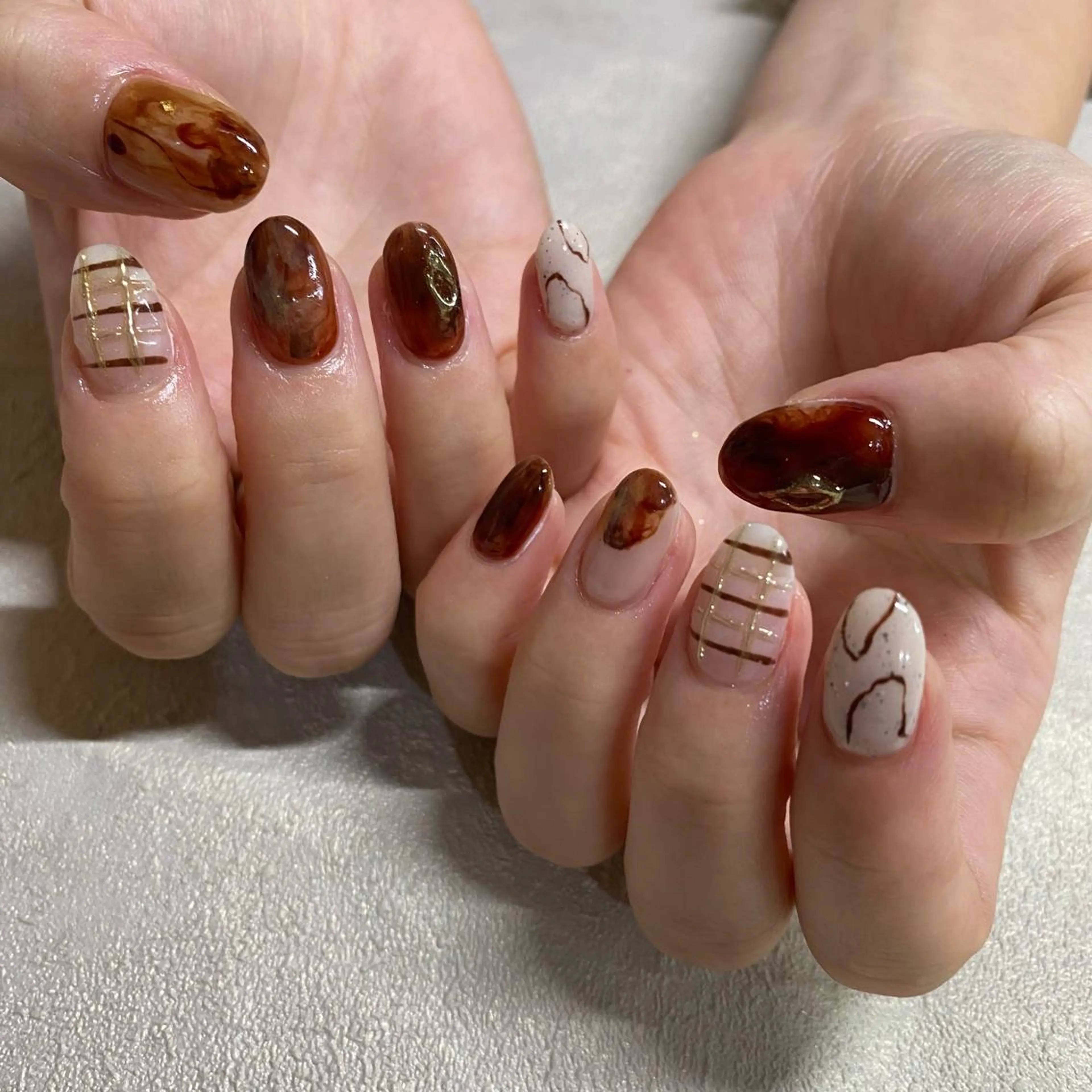 ネイル ハンドネイル Amber21.所属・Nagahama Akariのネイルデザイン