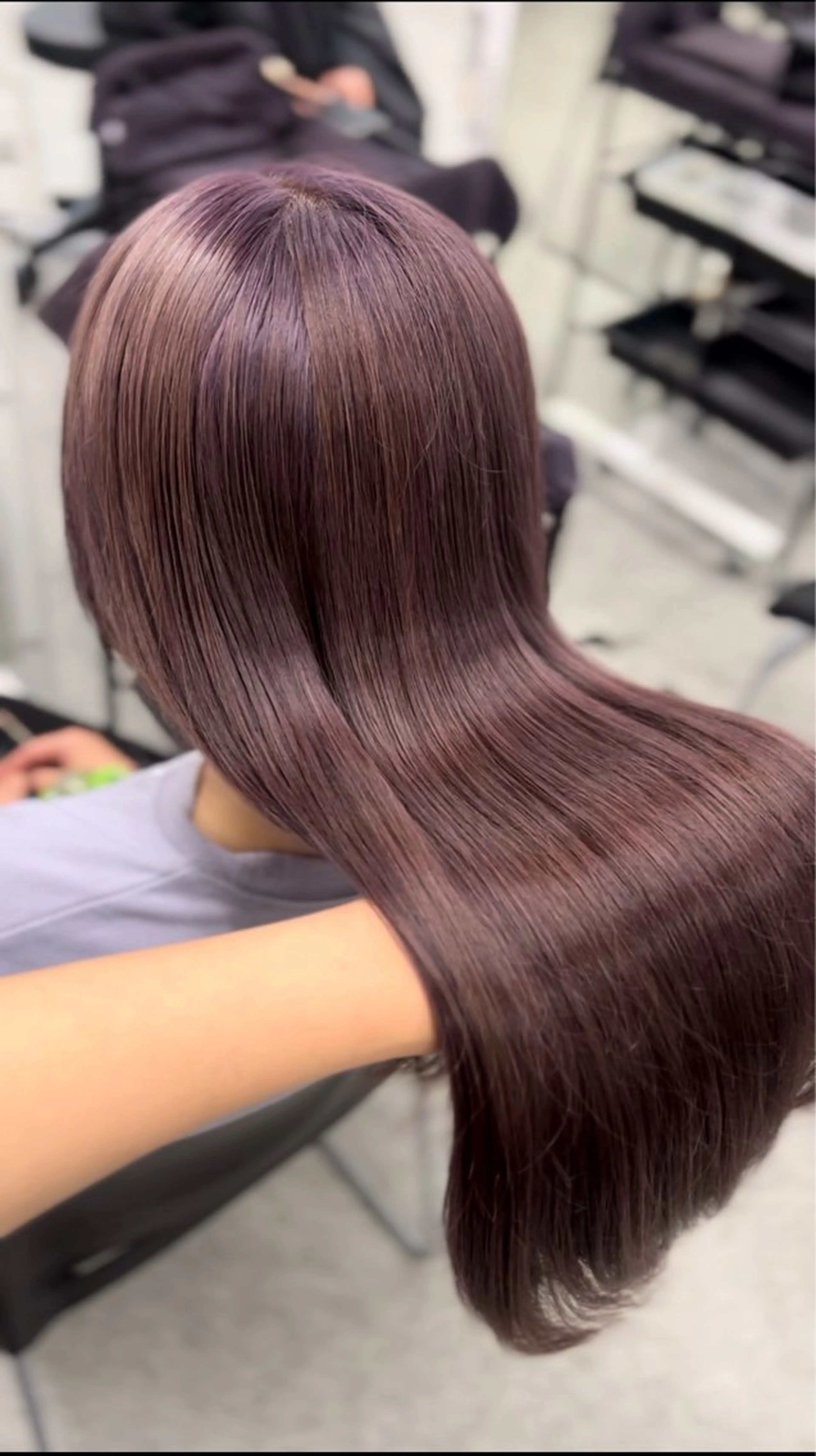 ロング カラー ブリーチ ラベンダーカラー 髪質改善 トリートメント 大人上品ベージュ 🎀HARUNAのヘアスタイル