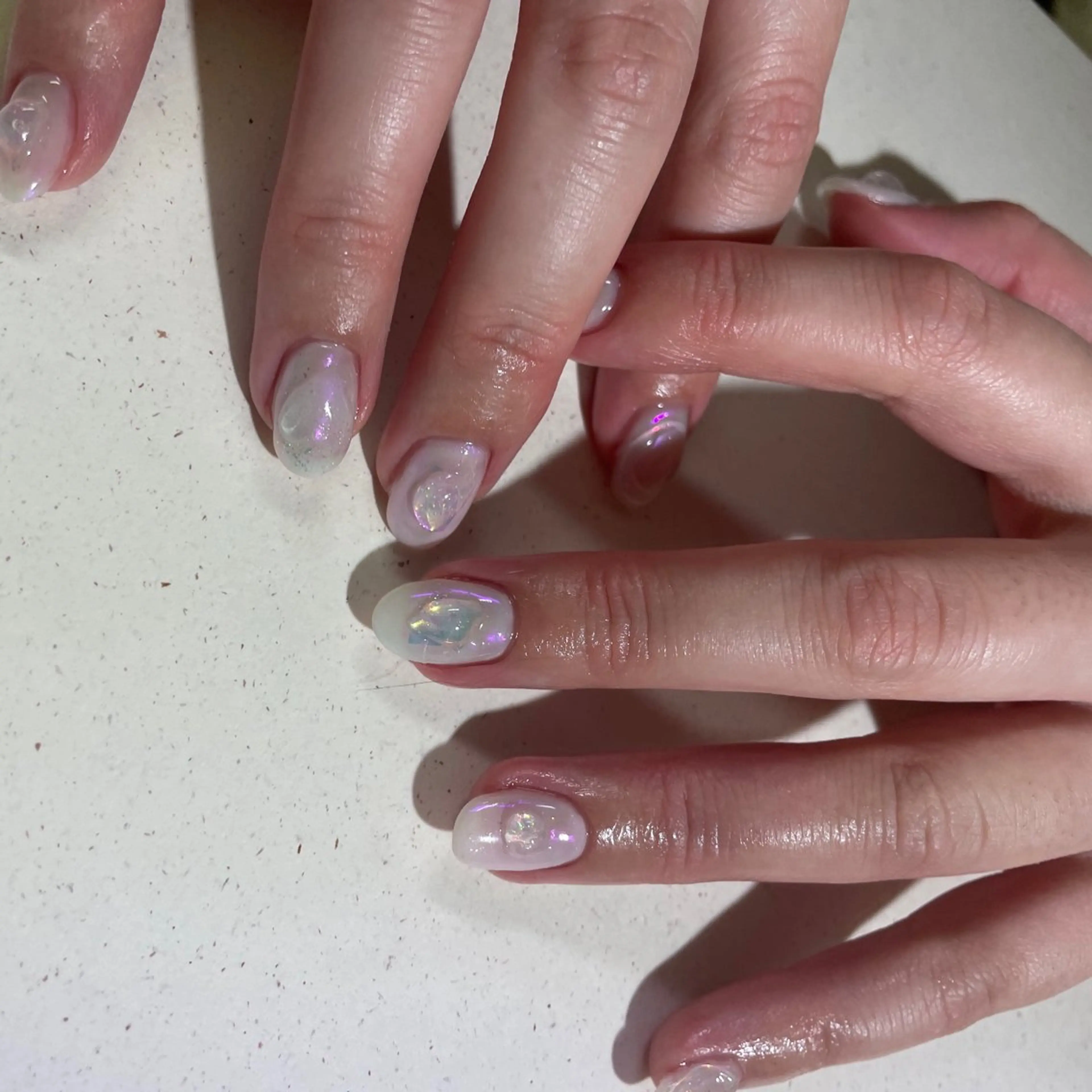 ネイル アートネイル べっ甲ネイル ジェルネイル グリーン キラキラネイル nailstudio eviz新宿店のネイルデザイン