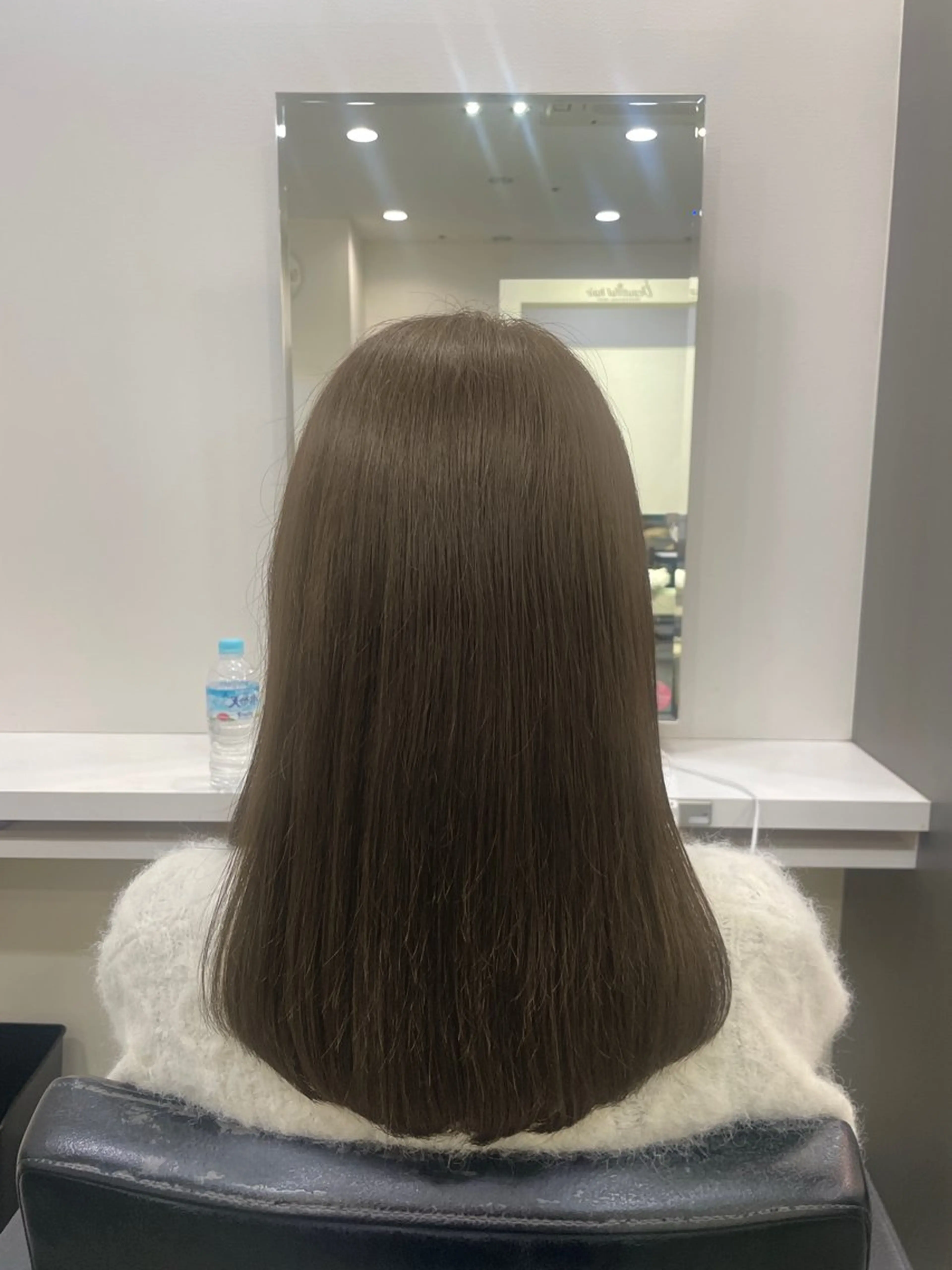 カット+透明感カラーの写真