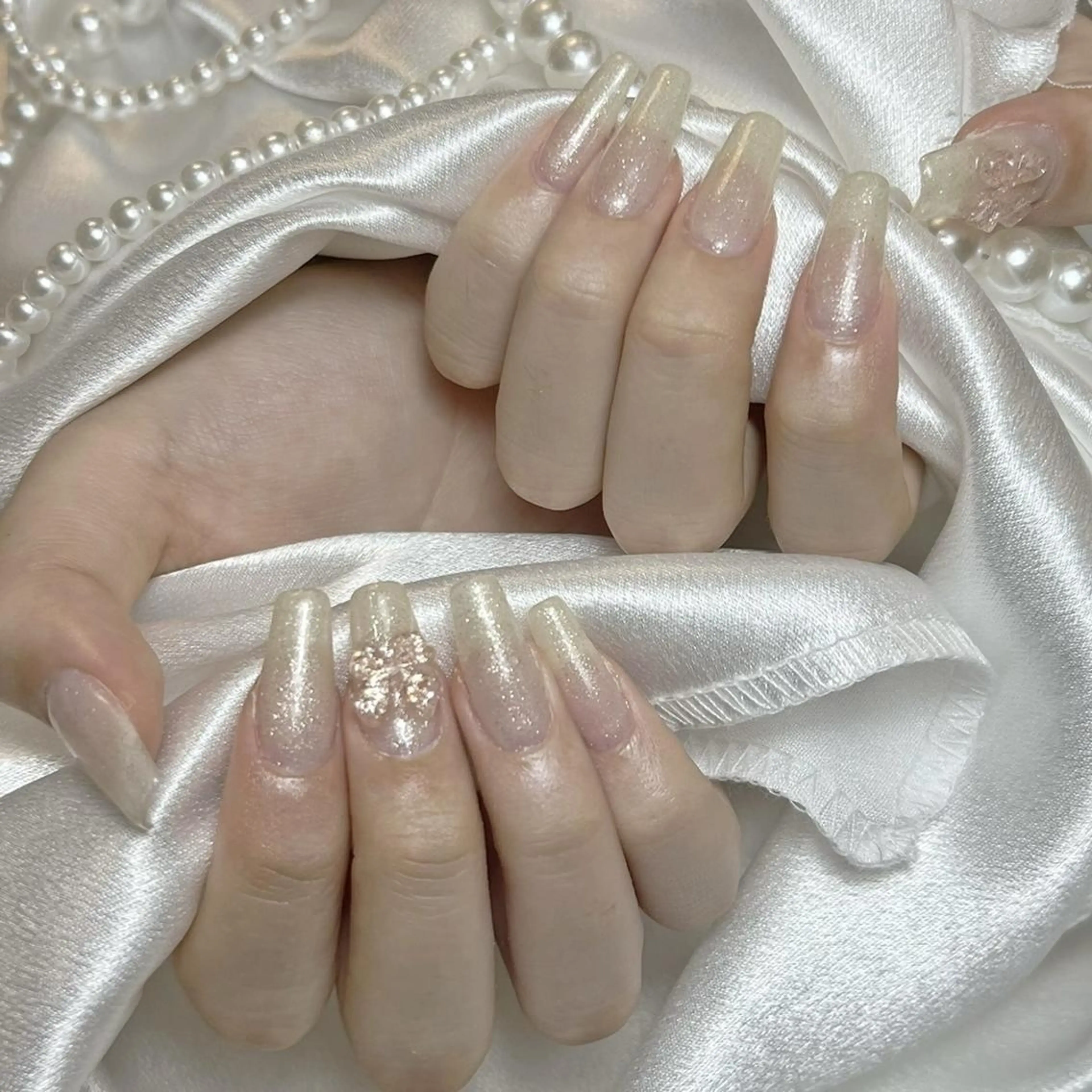 ネイル RAFFINE 月🦋🩵のネイルデザイン