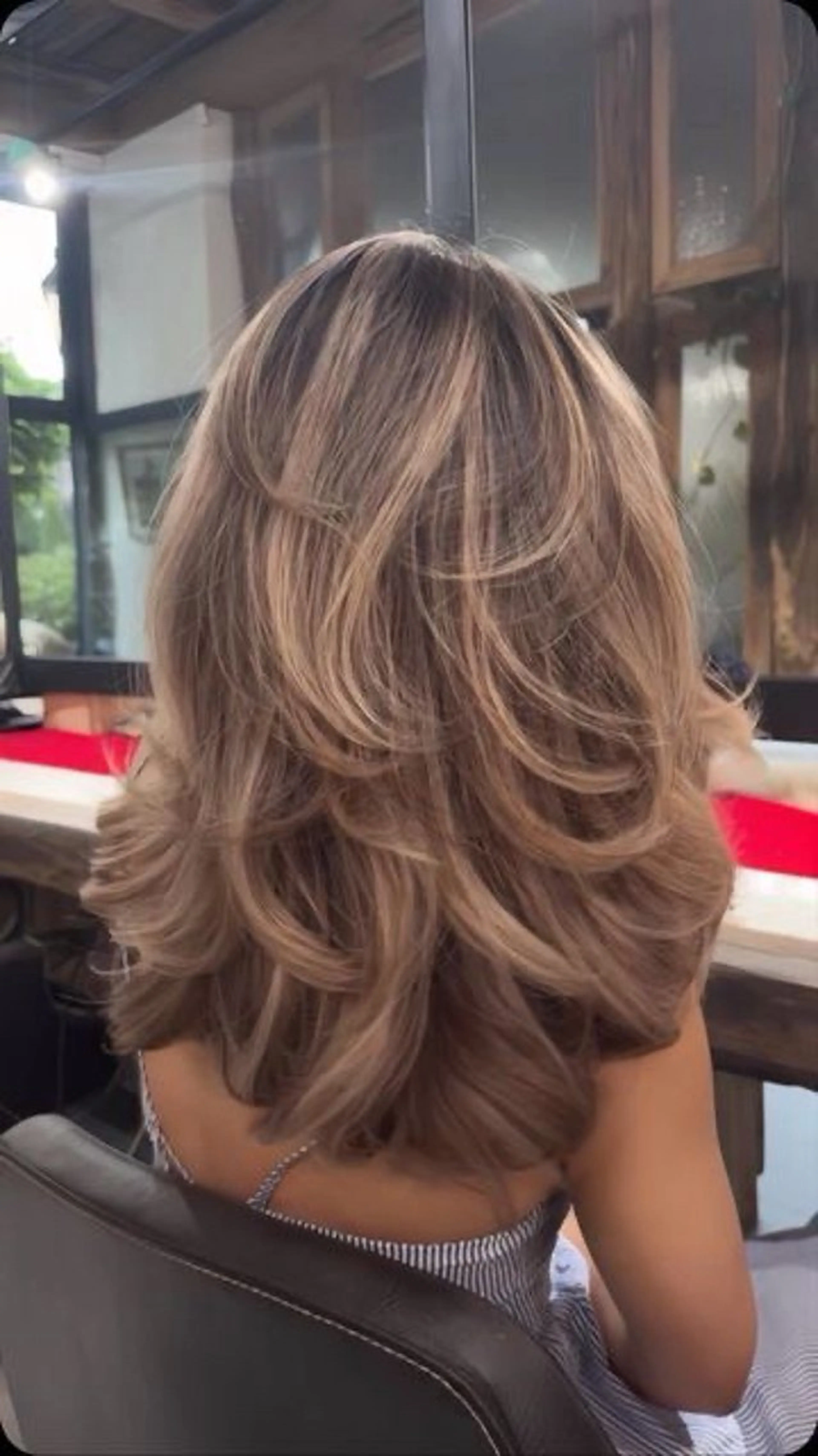 カラー Dimo＆所属・レイヤーカット /ダイスケのヘアスタイル