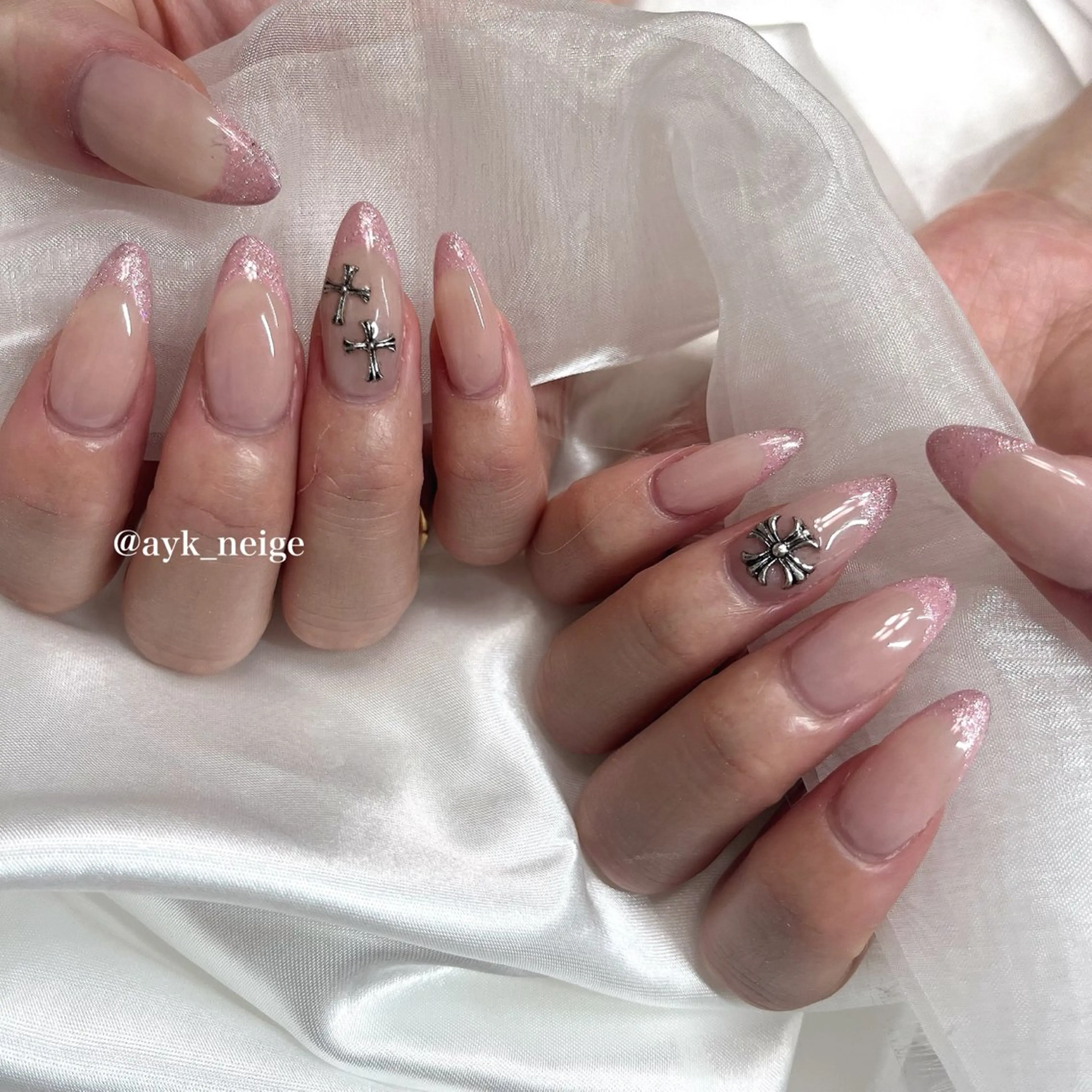 ネイル フットネイル フレンチネイル キラキラネイル 韓国ネイル マグネットネイル n'eige nail所属・大谷 綾香のネイルデザイン