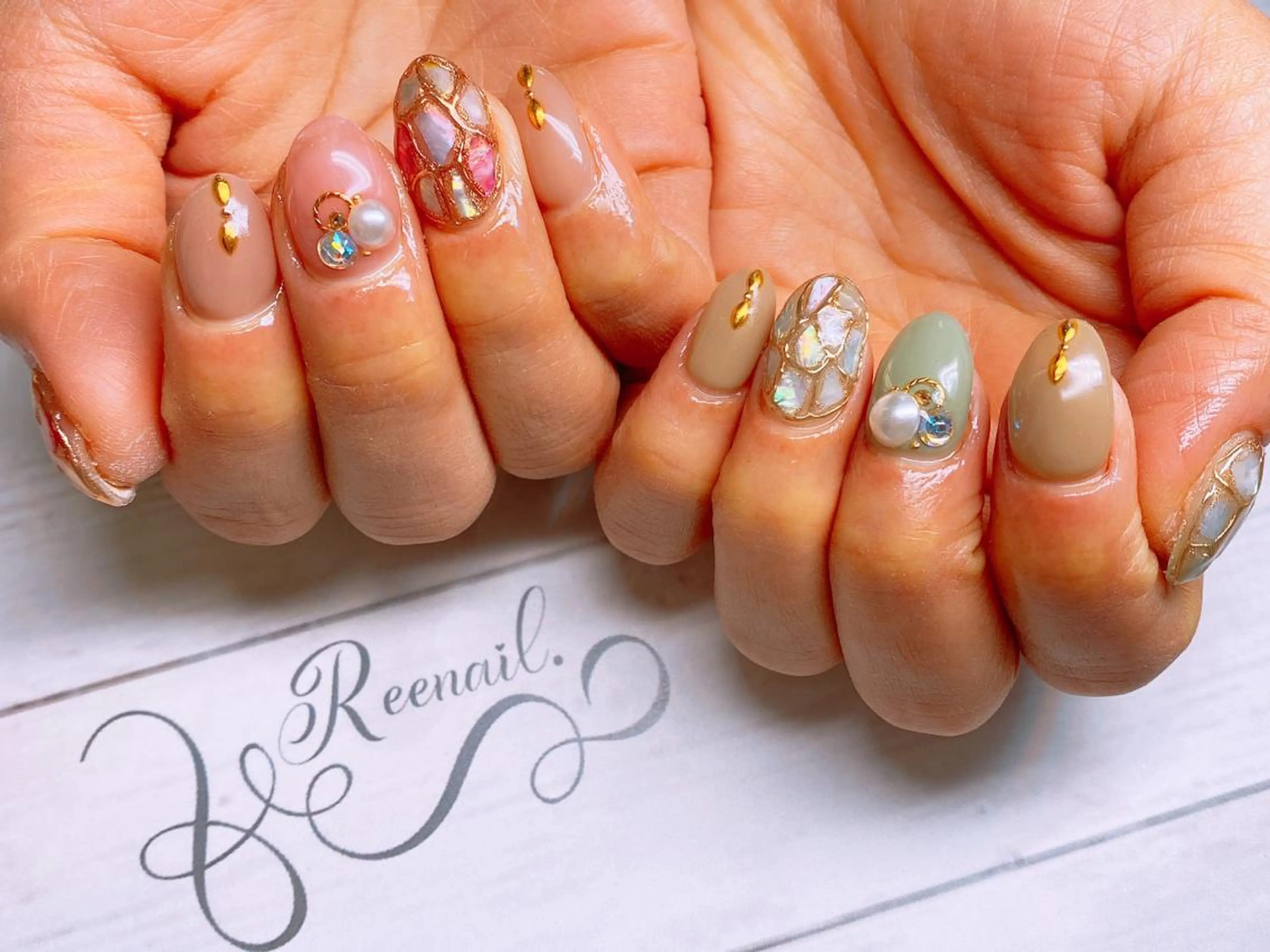 ネイル 高野 梨紗子のネイルデザイン