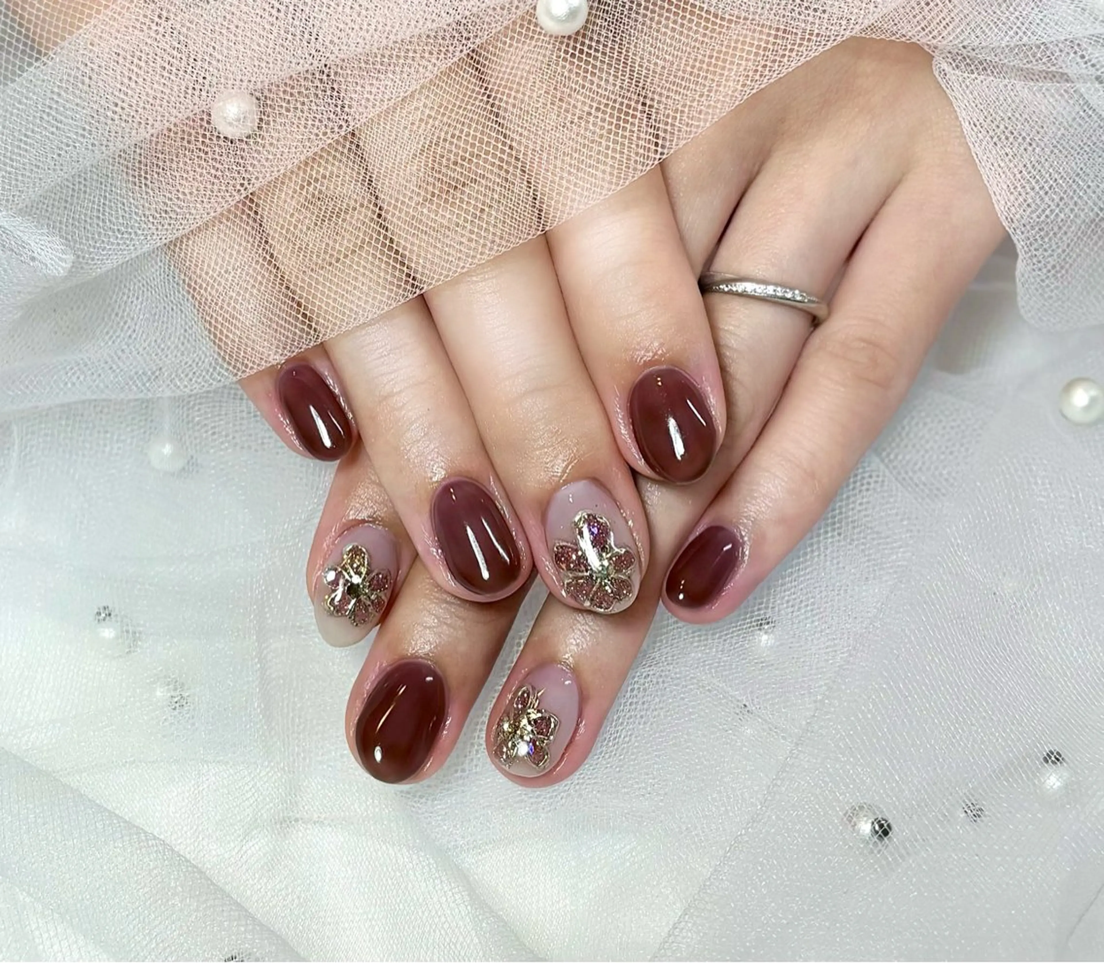 ネイル ボルドー ブラウン フラワーネイル Chat　noir所属・【chatnoir】 MIYUのネイルデザイン