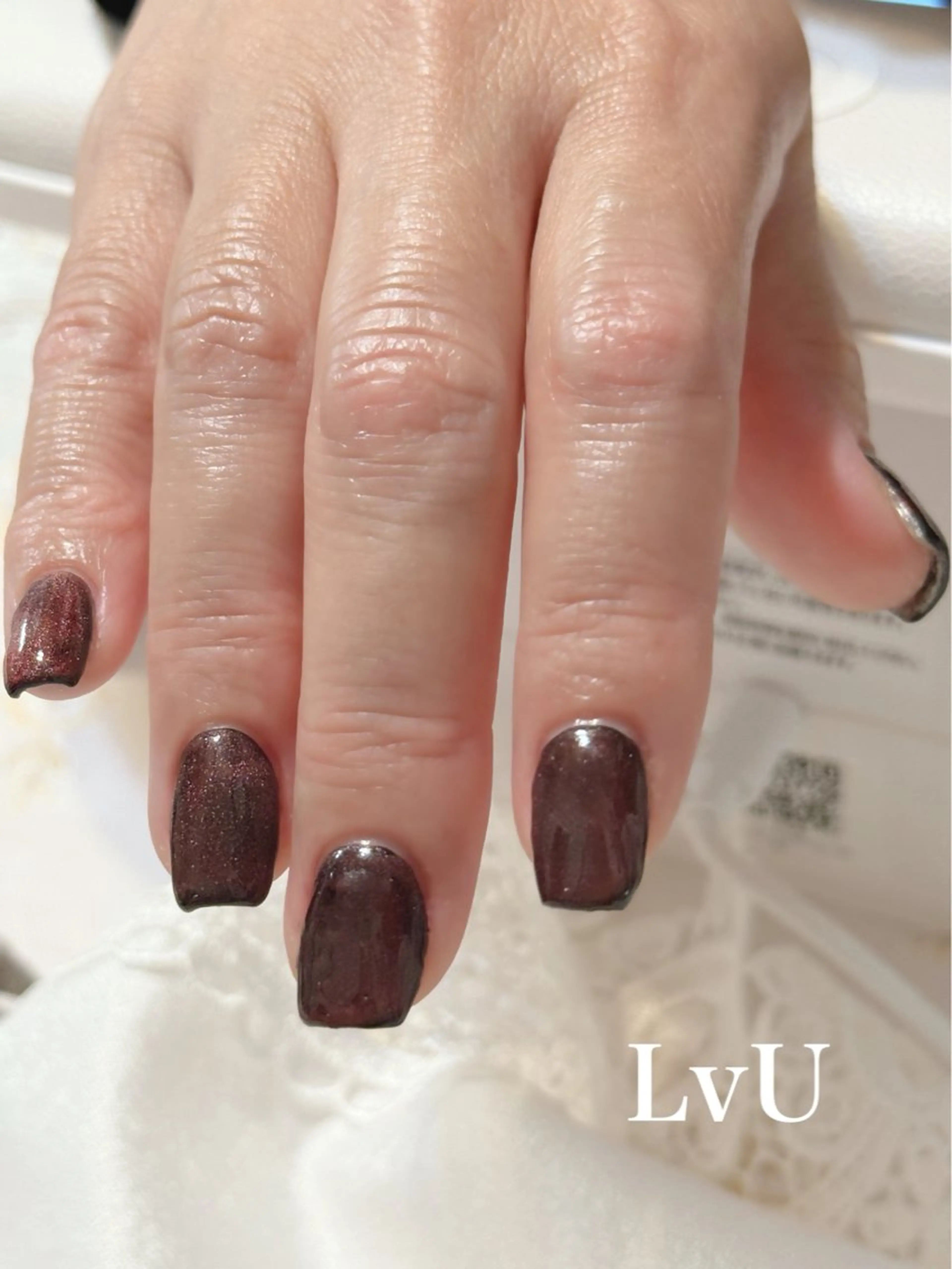 ネイル マグネットネイル 赤色 LvU(ラブユー) Asayamaのネイルデザイン