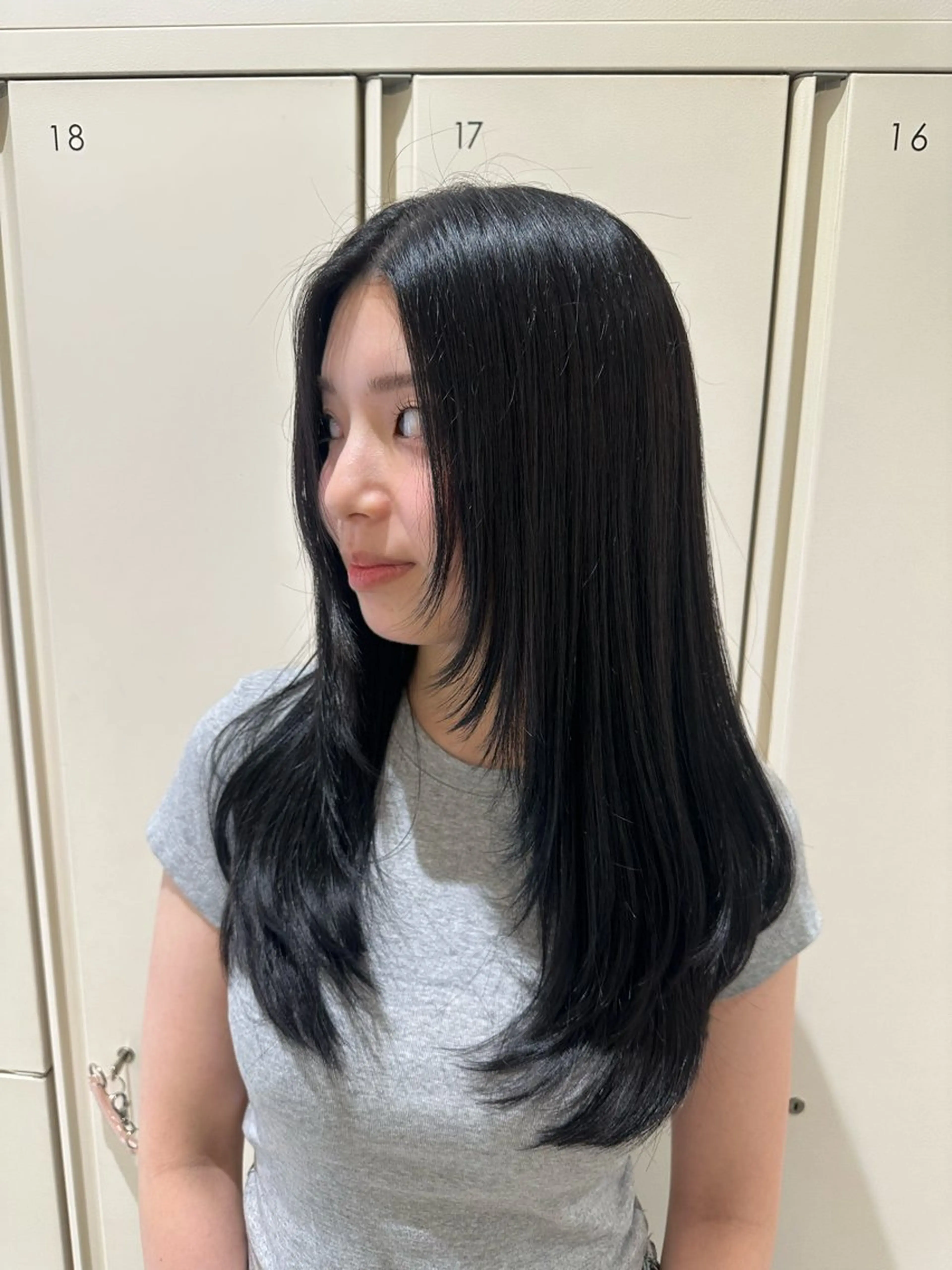 ロング カラー ヘアアレンジ タイトボブ個性派カラ ーAKANEのヘアスタイル