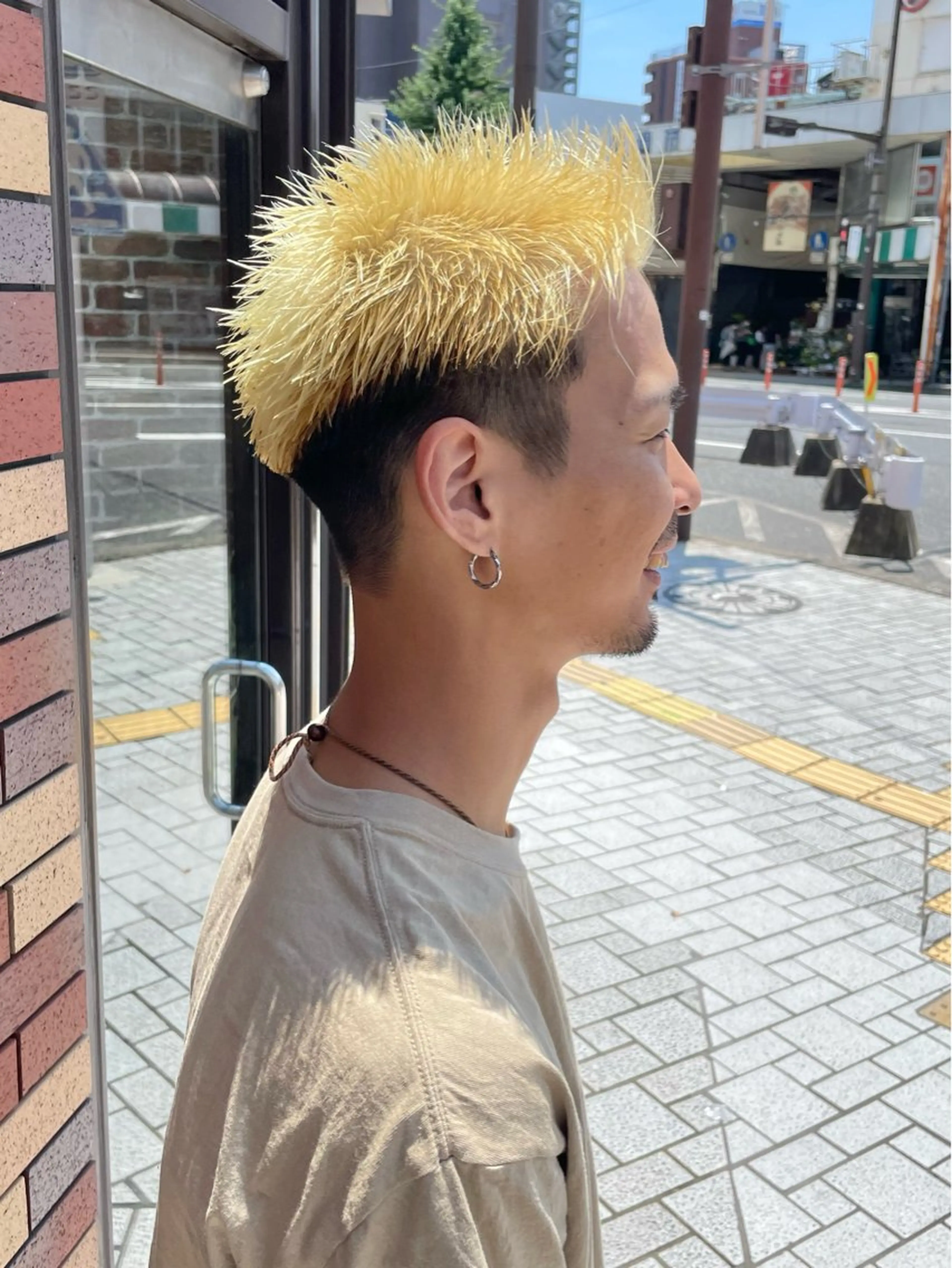 ショート カラー メンズ メンズハイトーン ハイトーンカラー grAt所属・森 真伊希のヘアスタイル