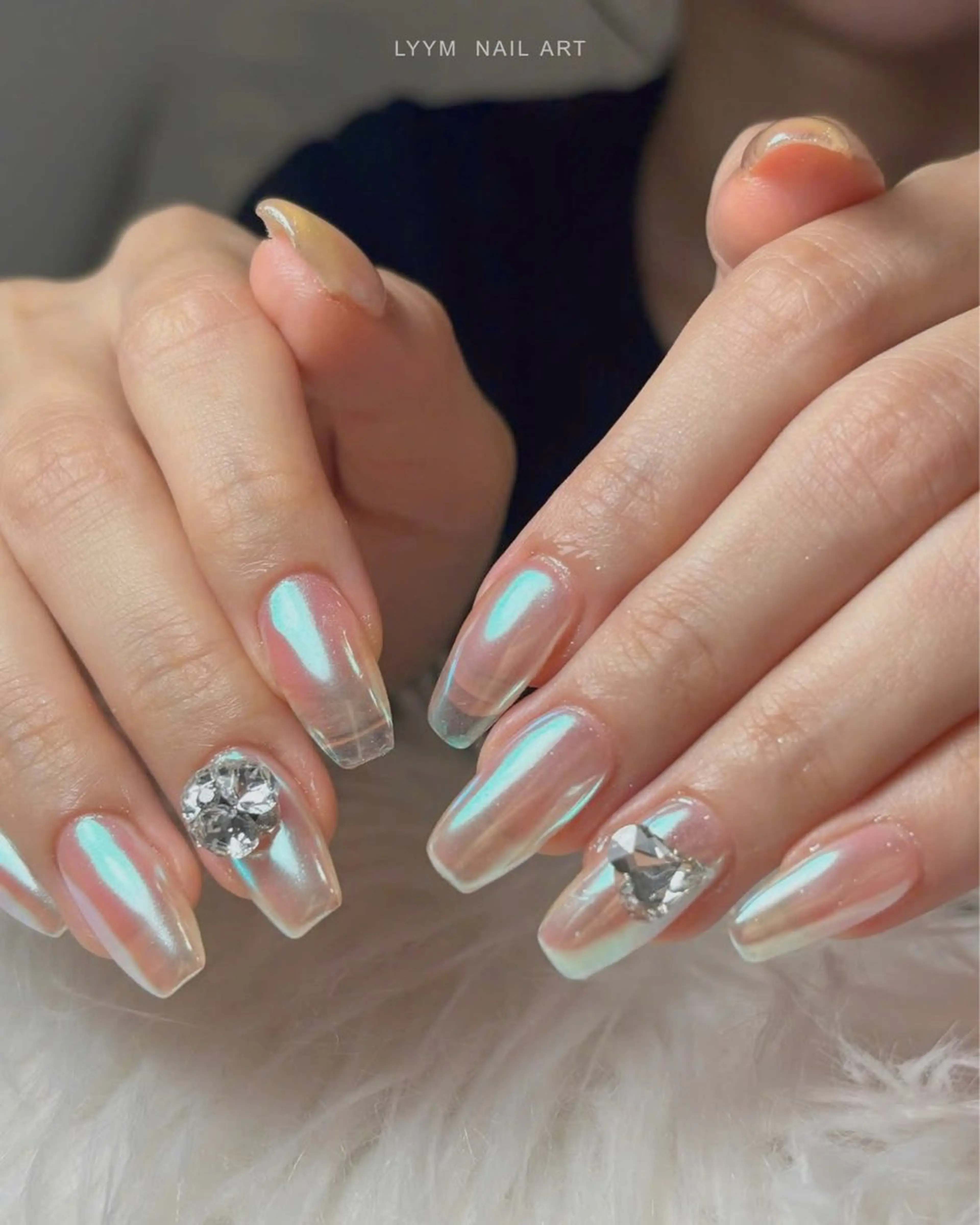 ネイル オーロラネイル クリアネイル キラキラネイル 韓国ネイル ロングネイル LYYM Salonのネイルデザイン