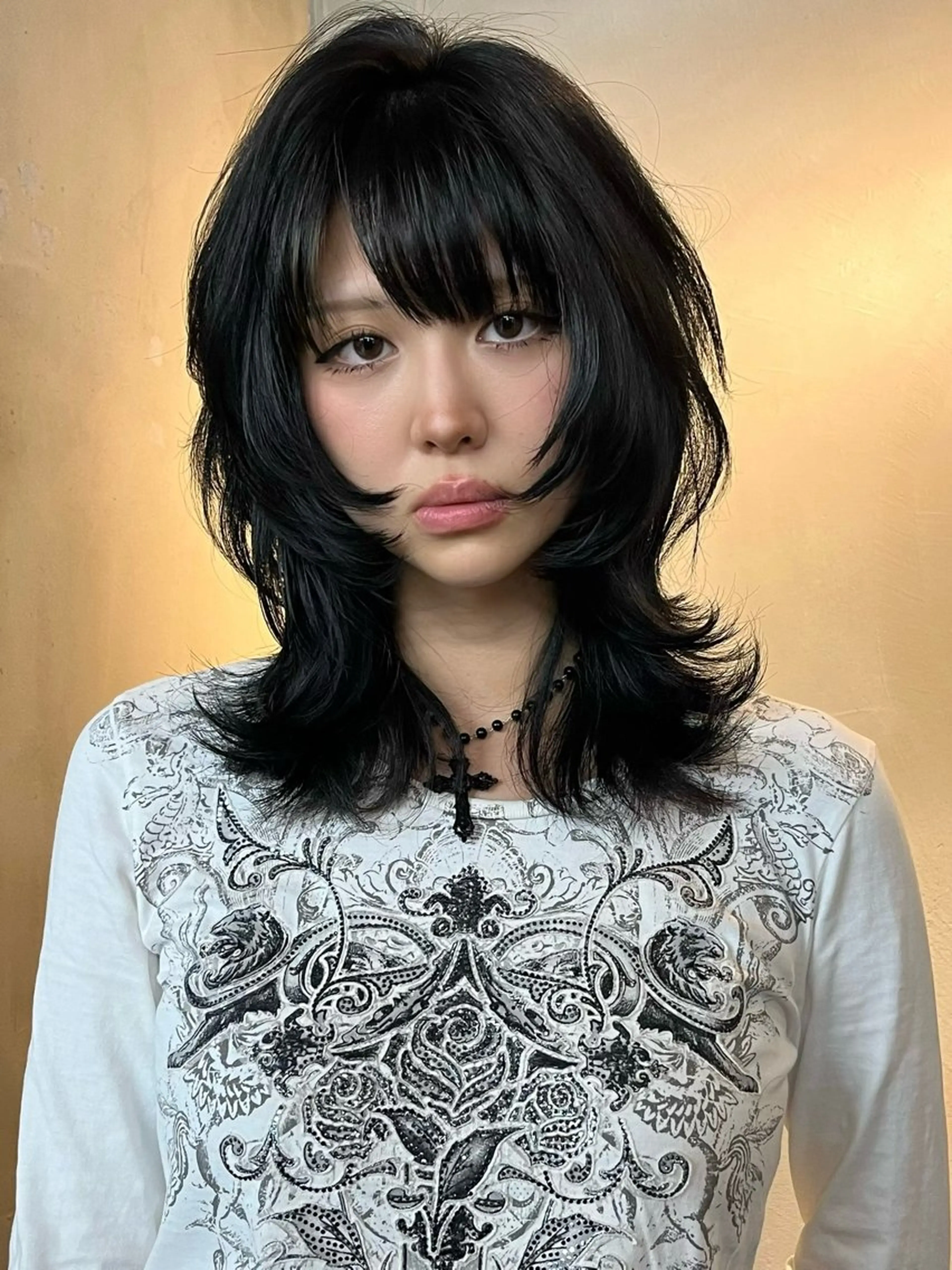 ロング カラー アッシュ アッシュブラック ベージュカラー 黒髪 ブロンド カット ウルフ/レイヤー ⚡️ITSUKU⚡️のヘアスタイル