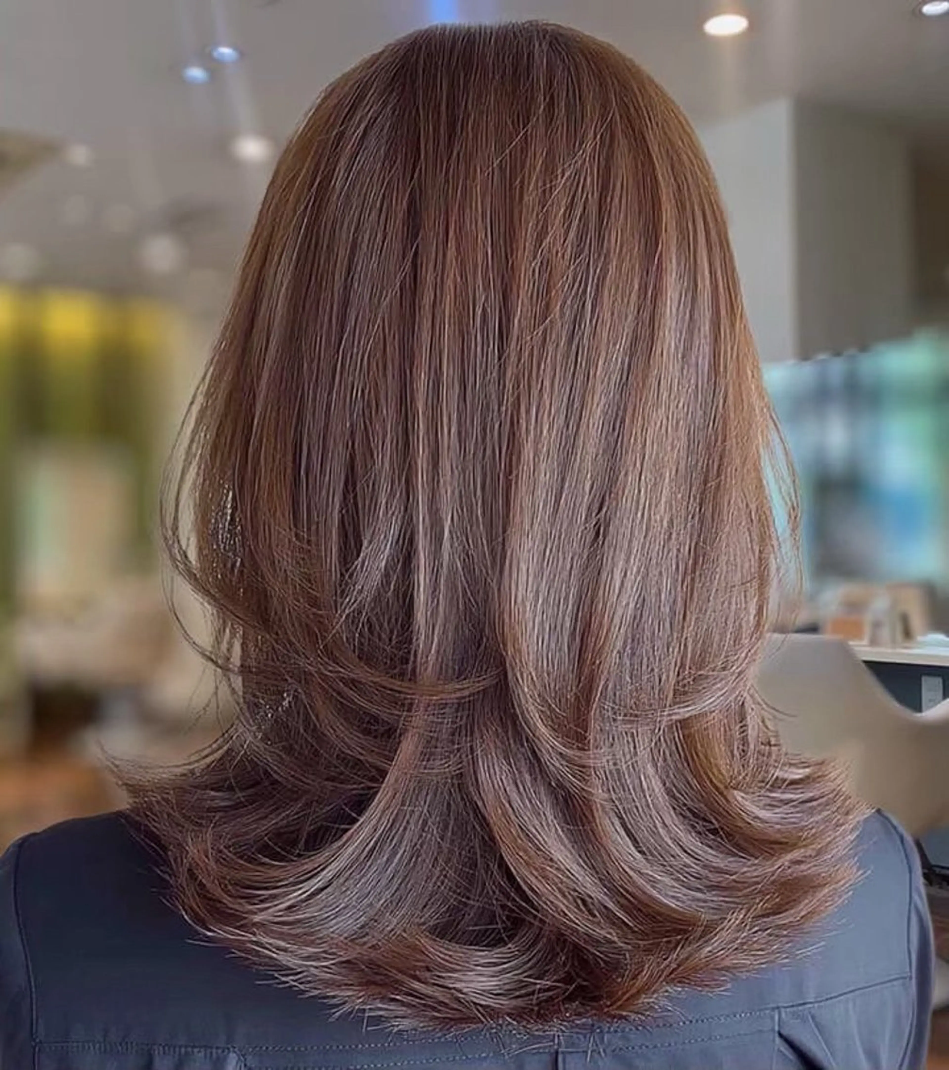 セミロング カラー 細川 明子のヘアスタイル