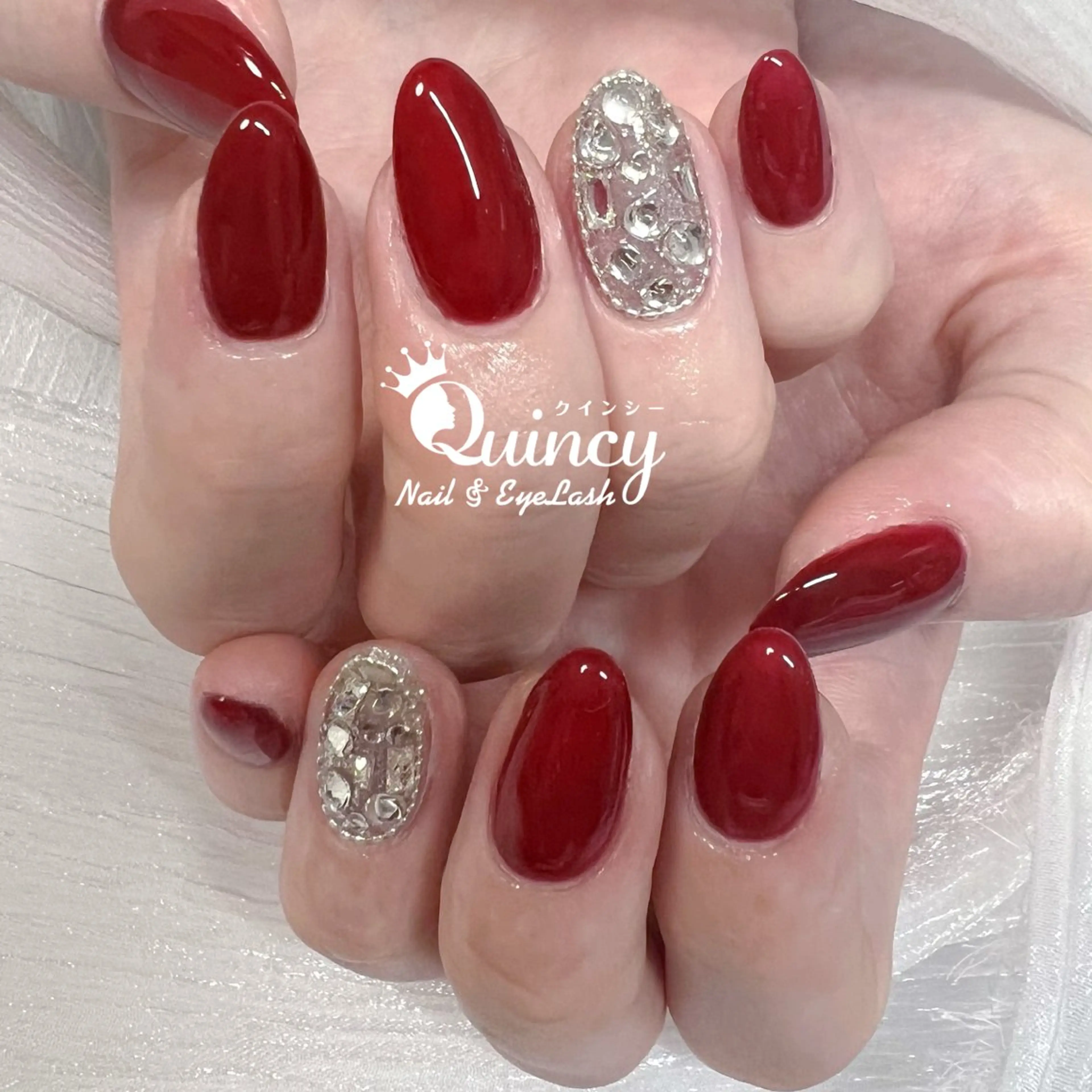 ミディアム ハンドネイル Quincy Nail&Eyelash所属・Quincy ネイル&アイラッシュのマツエク・マツパデザイン