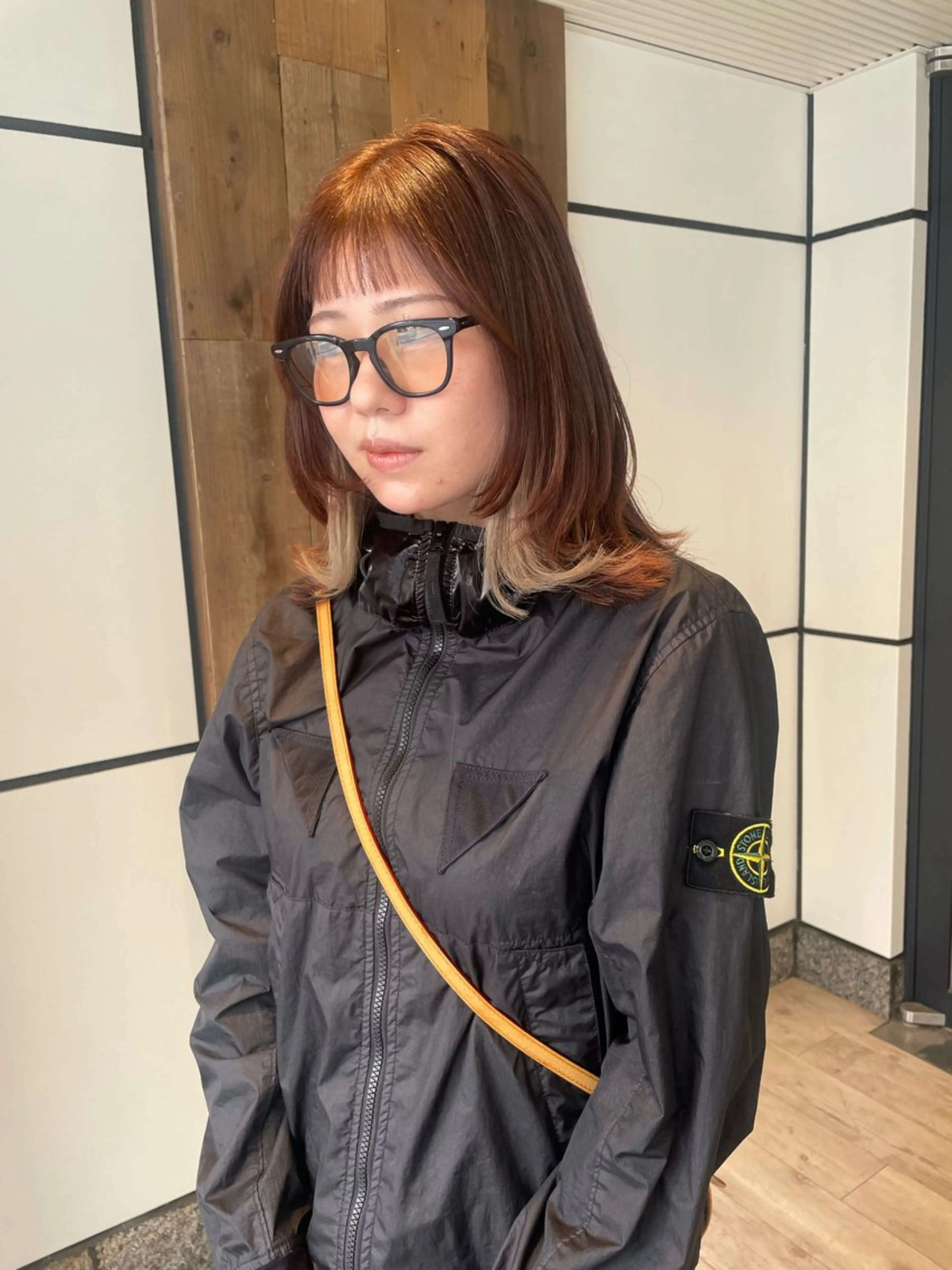 ミディアム カラー ブリーチ ブリーチなしカラー オレンジ くびれヘア くびれレイヤー カット ヘアカラー トリートメント 渋谷 留菜のヘアスタイル