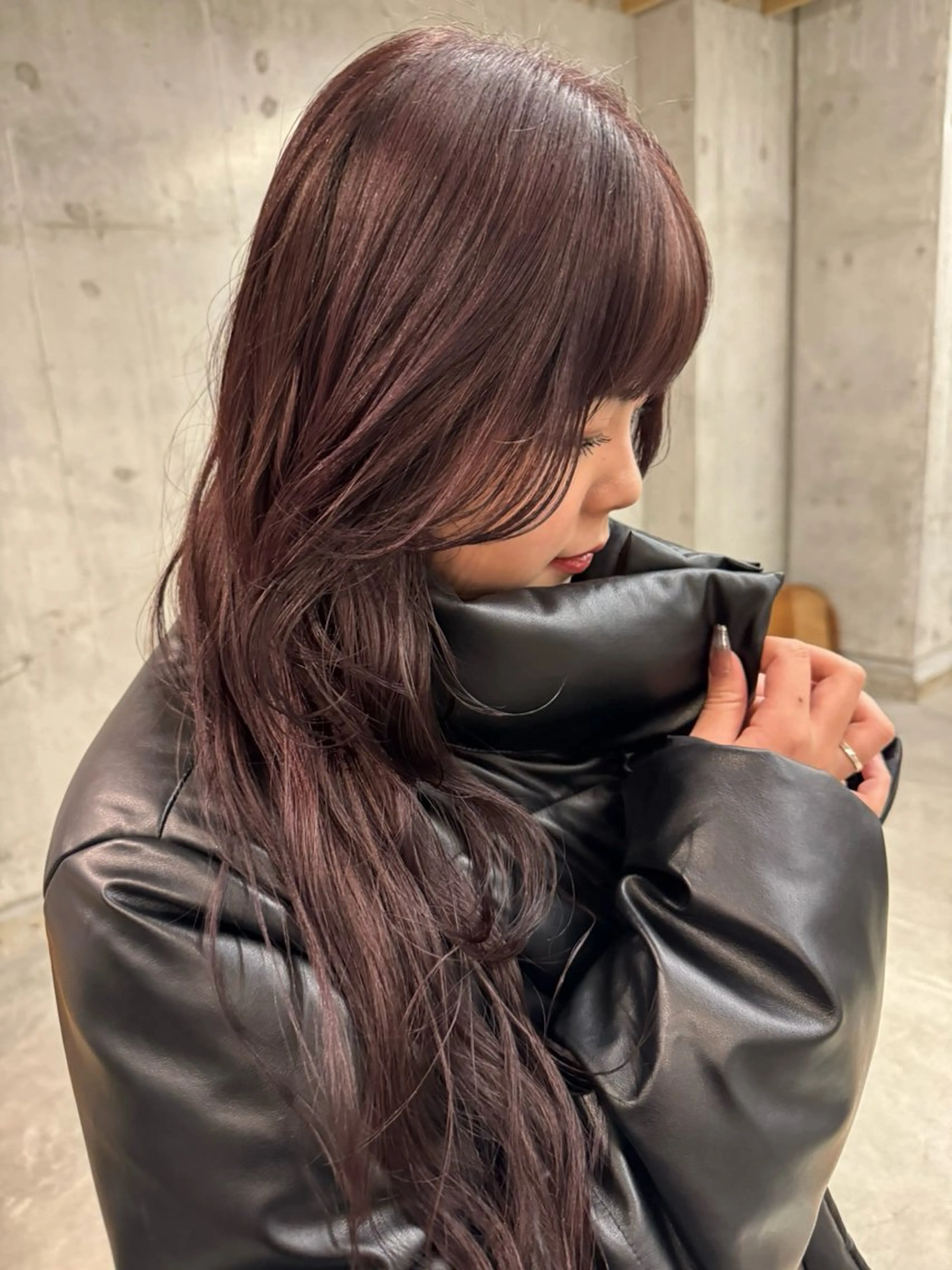 ロング カラー ブリーチ 透明感カラー ダブルカラー ラベンダーカラー ブリーチなしカラー カット ヘアカラー Qin shaire salon 原宿所属・🌿パーマ/ボブ/ レイヤー/Mikiのヘアスタイル