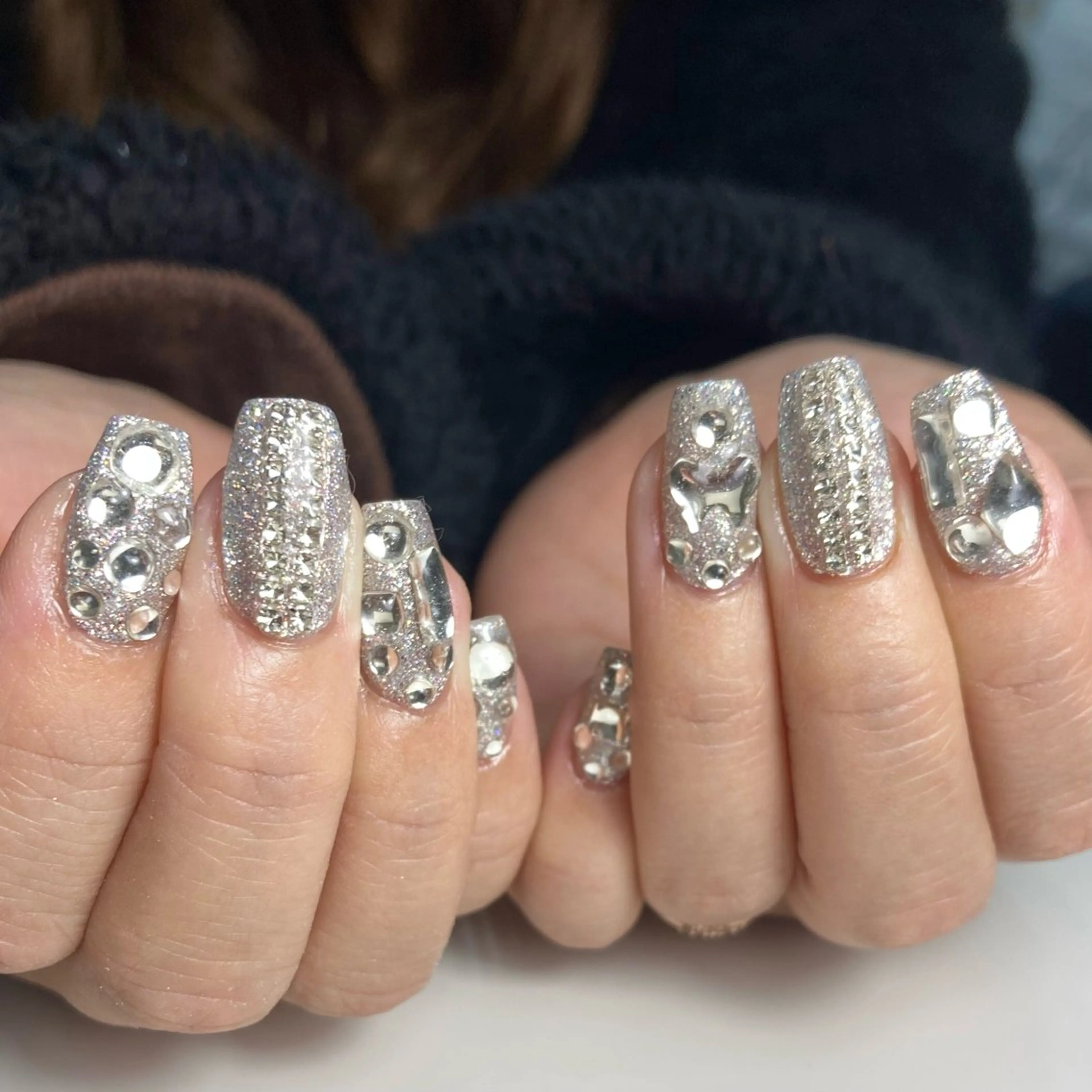 ネイル ストーンネイル Legit nail salonのネイルデザイン