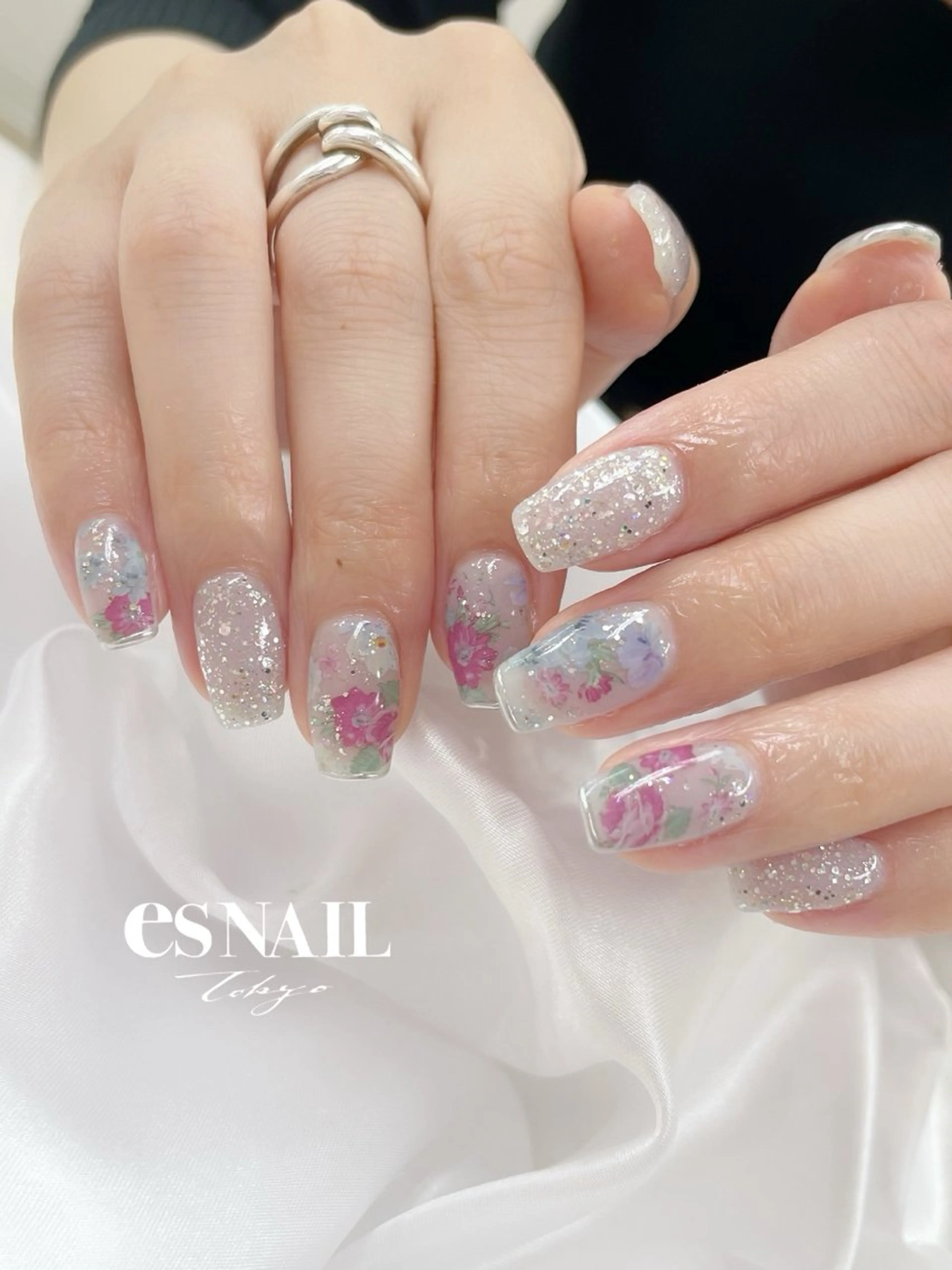 ネイル 春ネイル ハンドネイル 中山 梨花のネイルデザイン