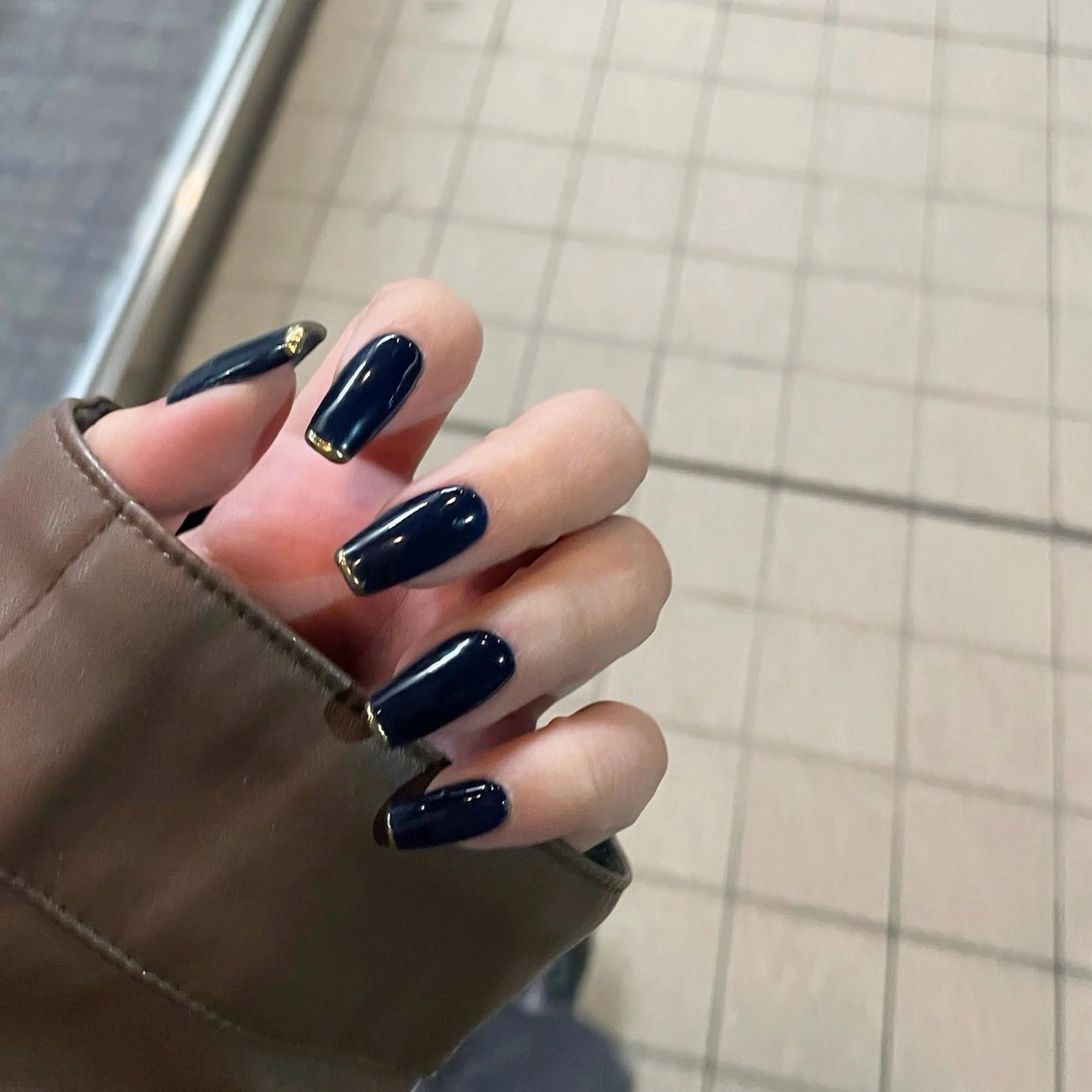 ネイル フレンチネイル ゴールド ミラーネイル ネイビー ハンドネイル Bianca川越西口 KITAZAKI🫧のネイルデザイン