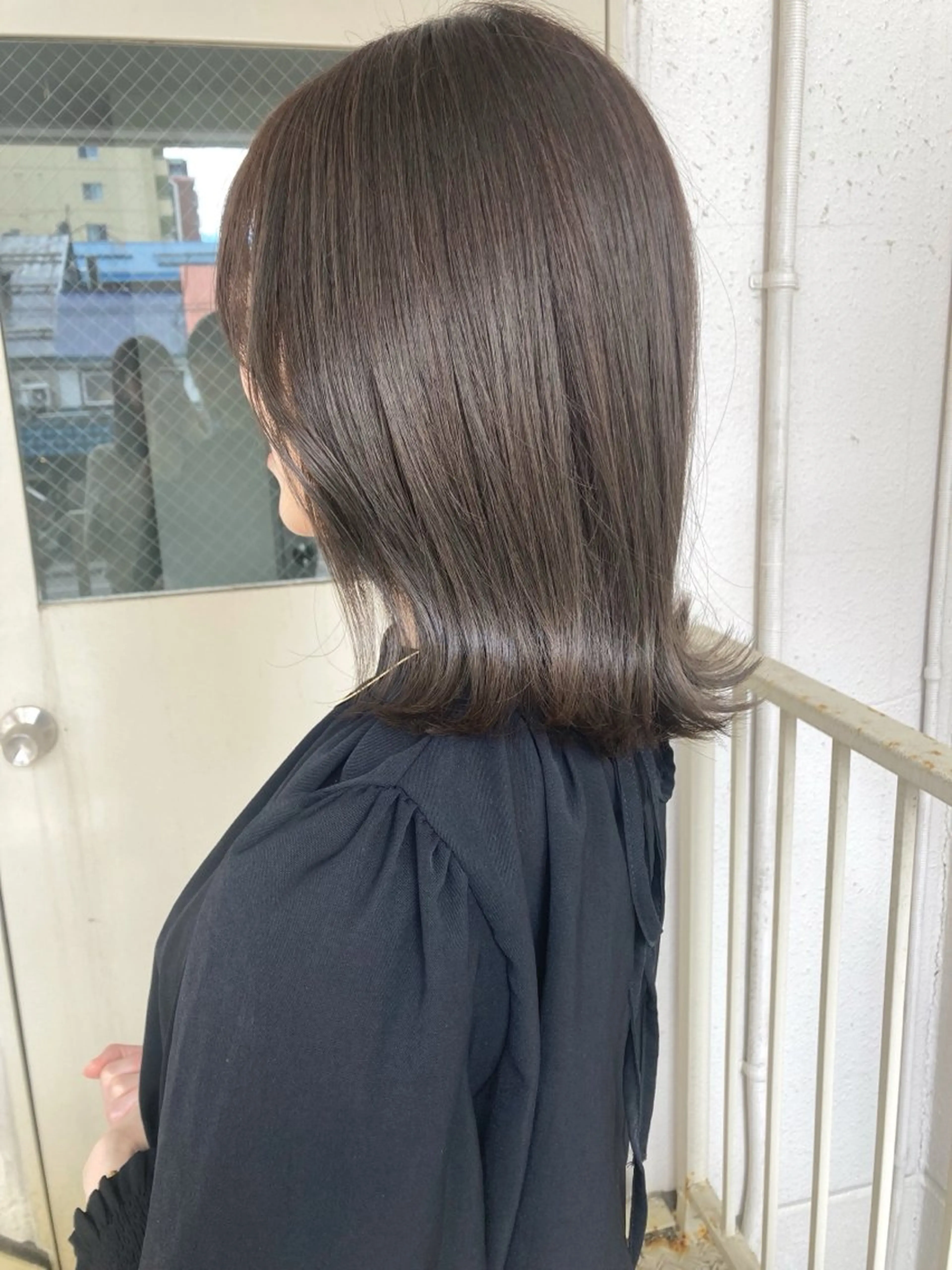 ミディアム roka ノゾミのヘアスタイル