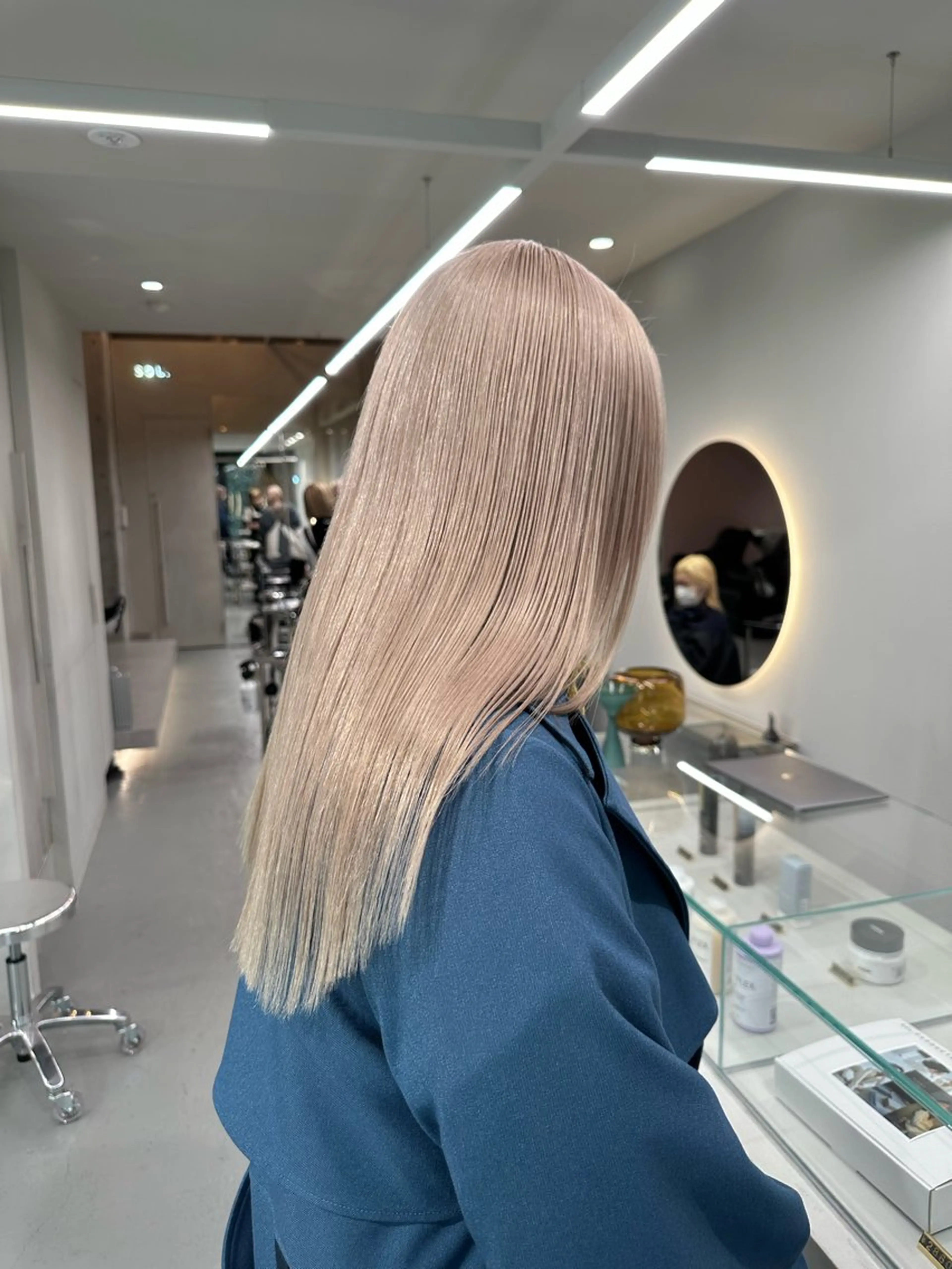 セミロング カラー ヘアアレンジ ヘアカラー SOL.JINGUMAE所属・原宿・デザインカラー YUI🤍ྀིのヘアスタイル