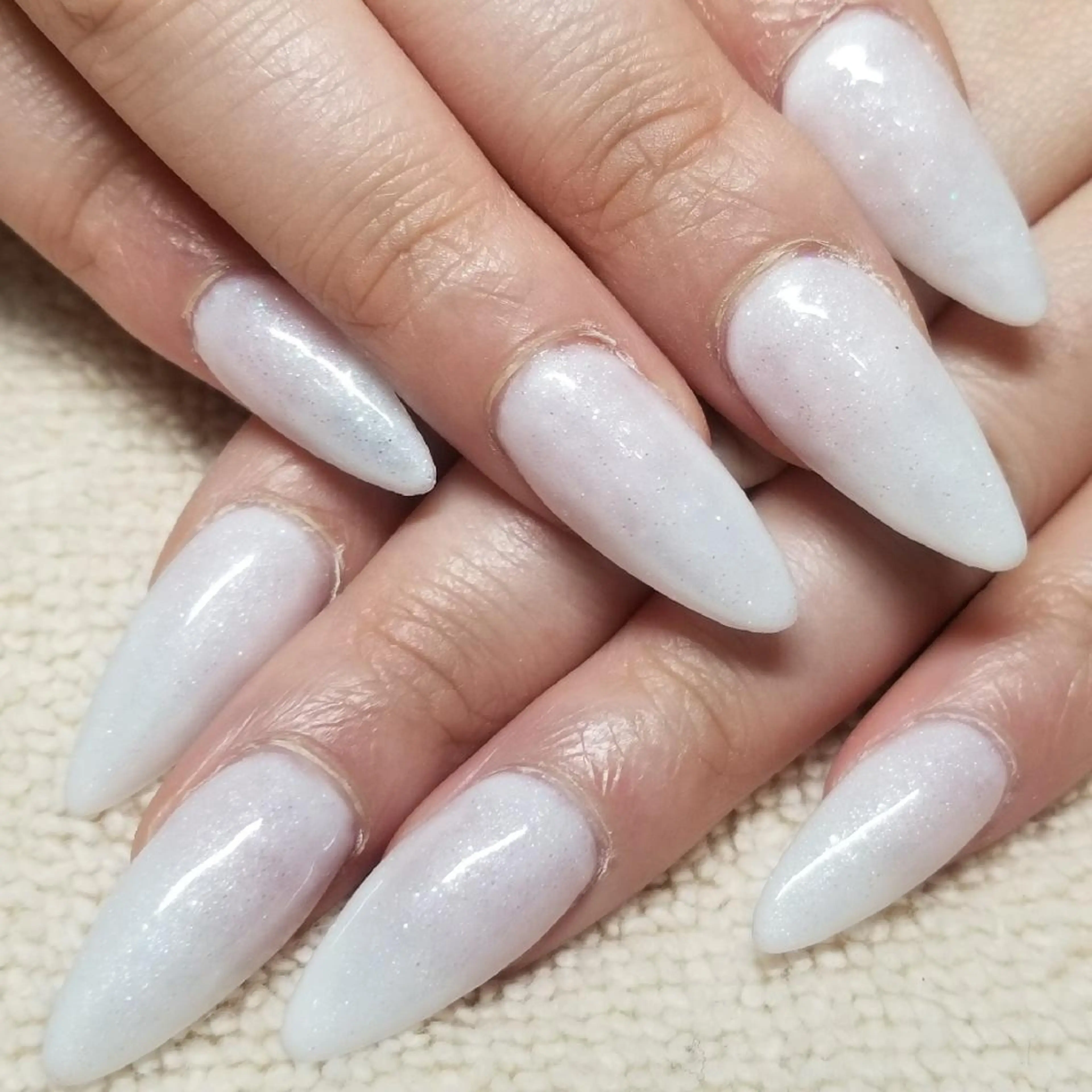 ネイル ラメ(グリッター) ワンカラーネイル ホワイト 冬ネイル クリスマス ハンドネイル よしだ ひろきのネイルデザイン