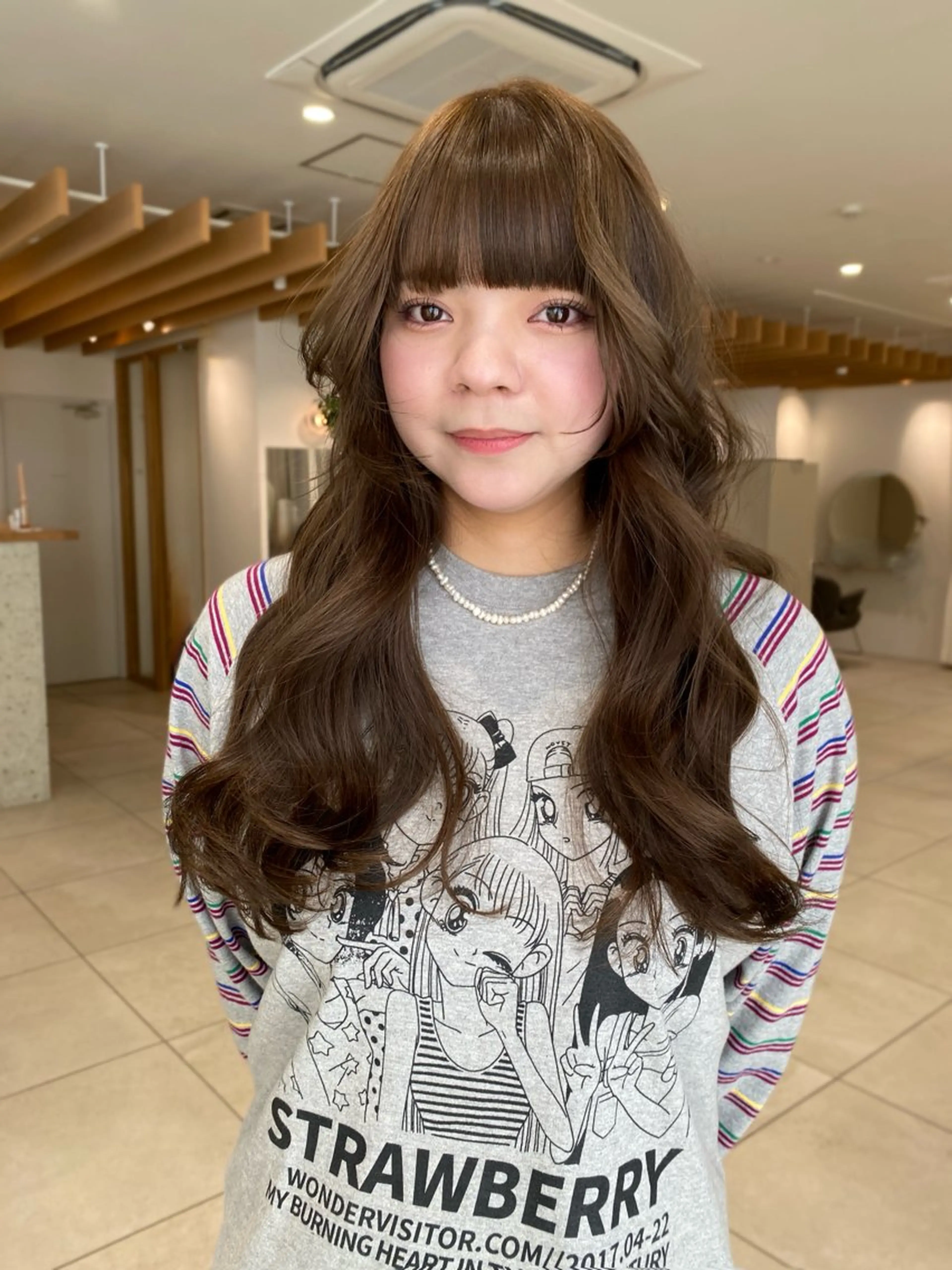 ロング カラー ベージュカラー オリーブベージュ ヘアカラー トリートメント キタ リオナのヘアスタイル