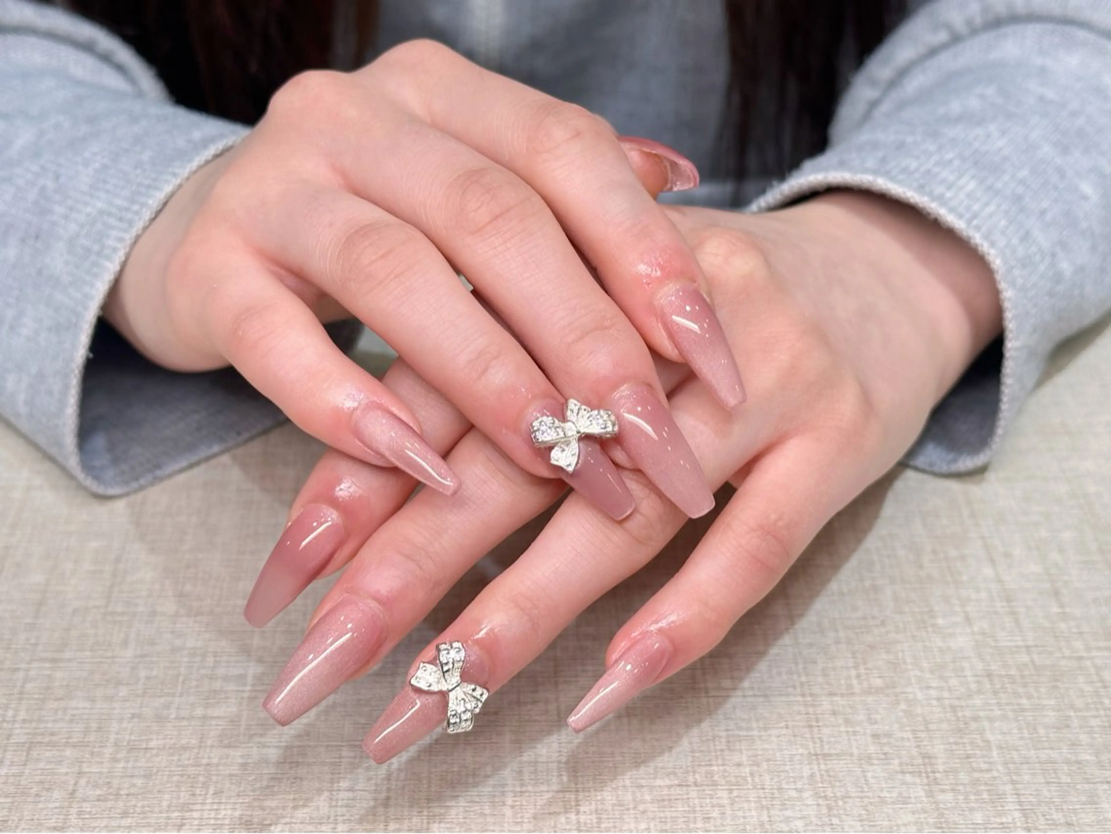 ネイル チークネイル フレンチネイル 韓国ネイル マグネットネイル ミラーネイル ハンドネイル Aki アキのネイルデザイン