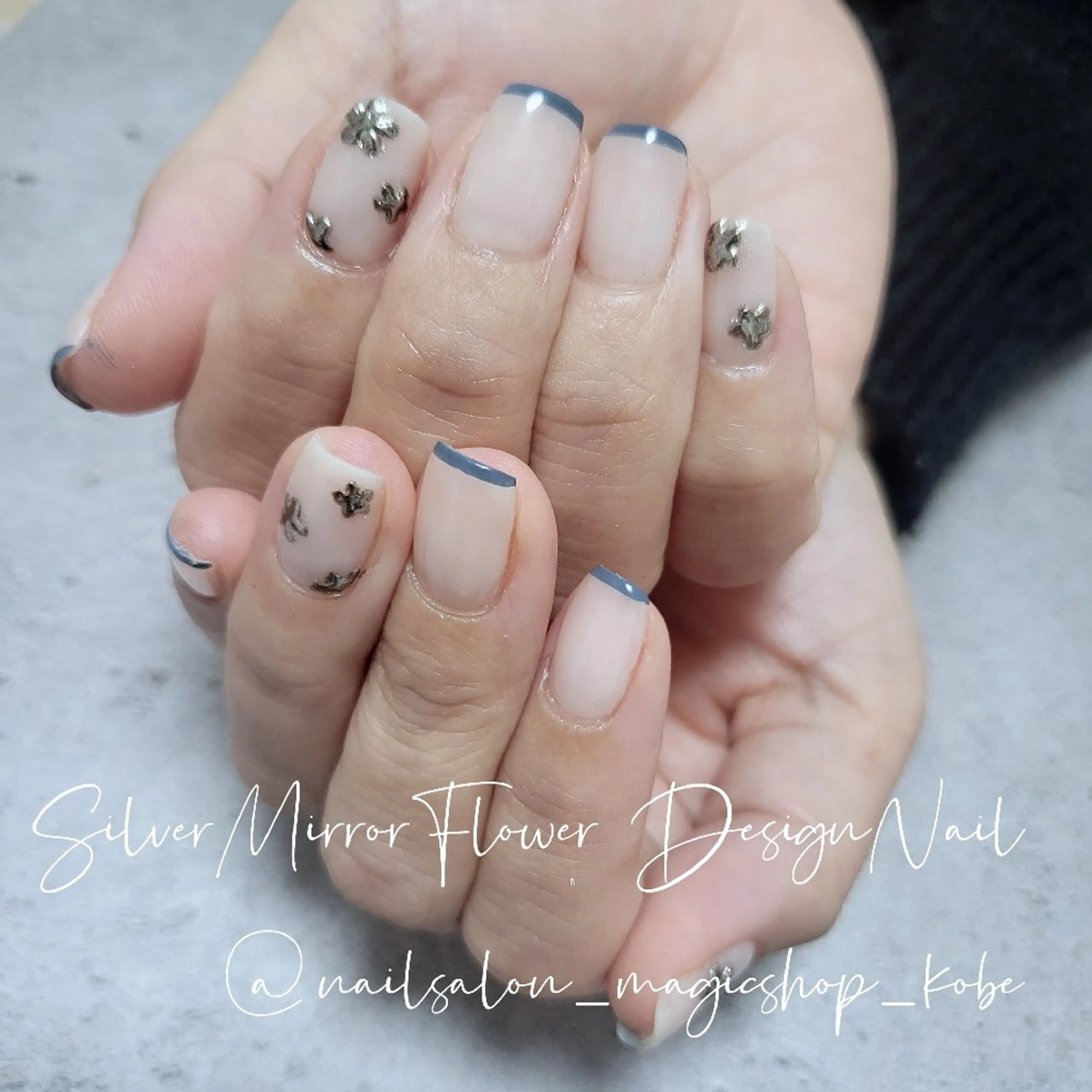 ネイル ブルー ジェルネイル ミラーネイル ワンカラーネイル シンプルネイル ハンドネイル Nailsalon MagicShopのネイルデザイン