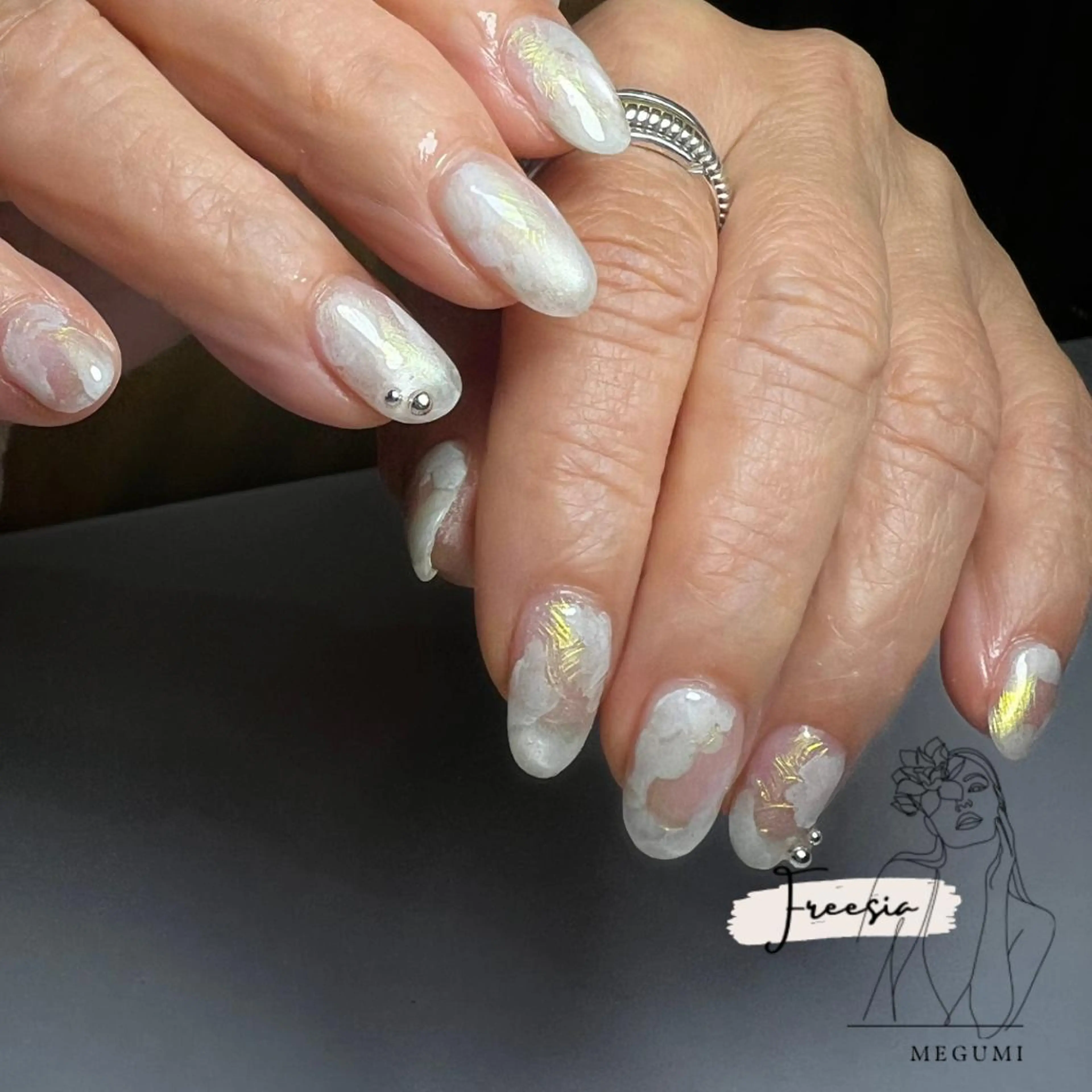 ネイル ニュアンスネイル ハンドネイル 当日予約も歓迎⭕️ Megumiのネイルデザイン
