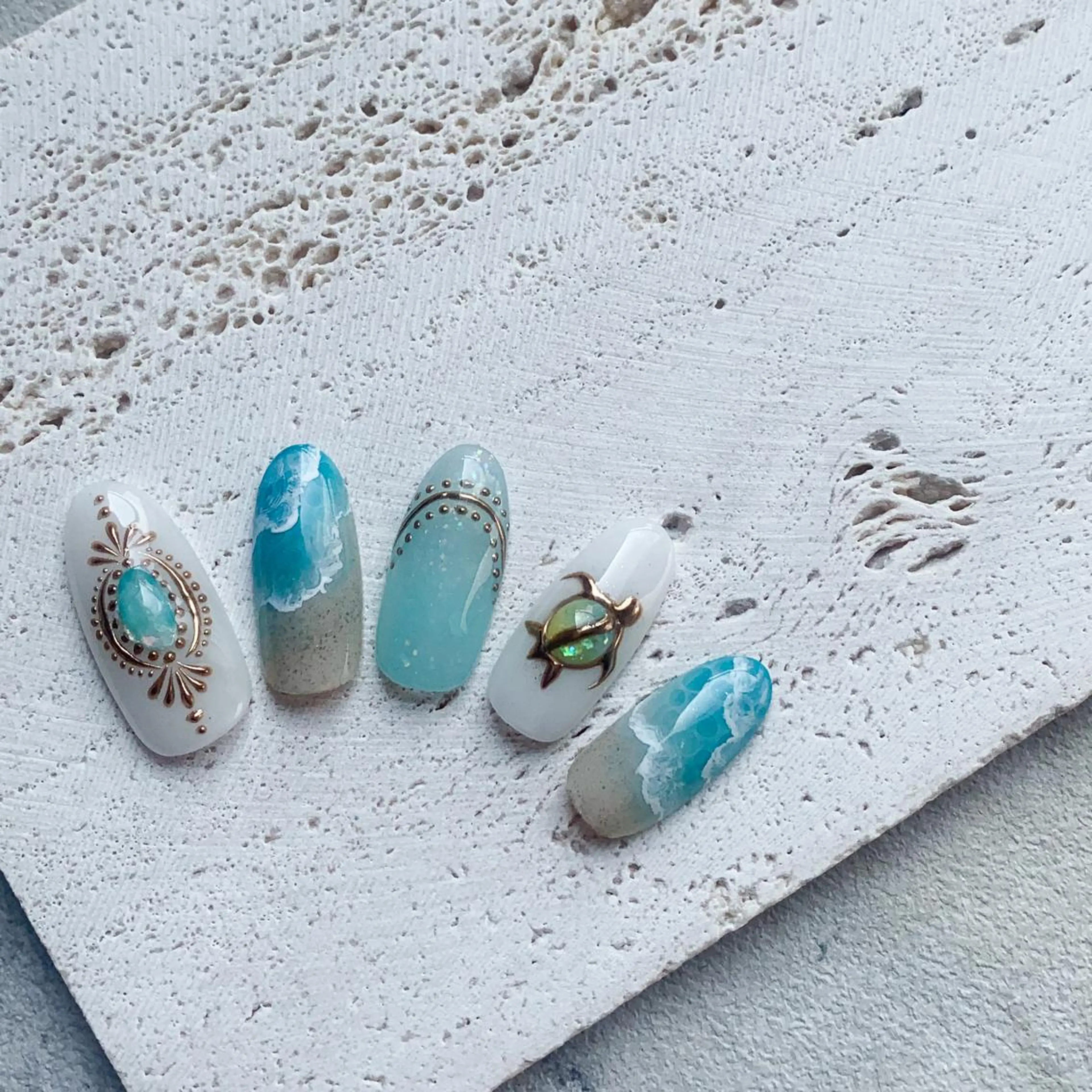 ネイル ハンドネイル atelier　FIORITURA所属・FIORITURA aiのネイルデザイン