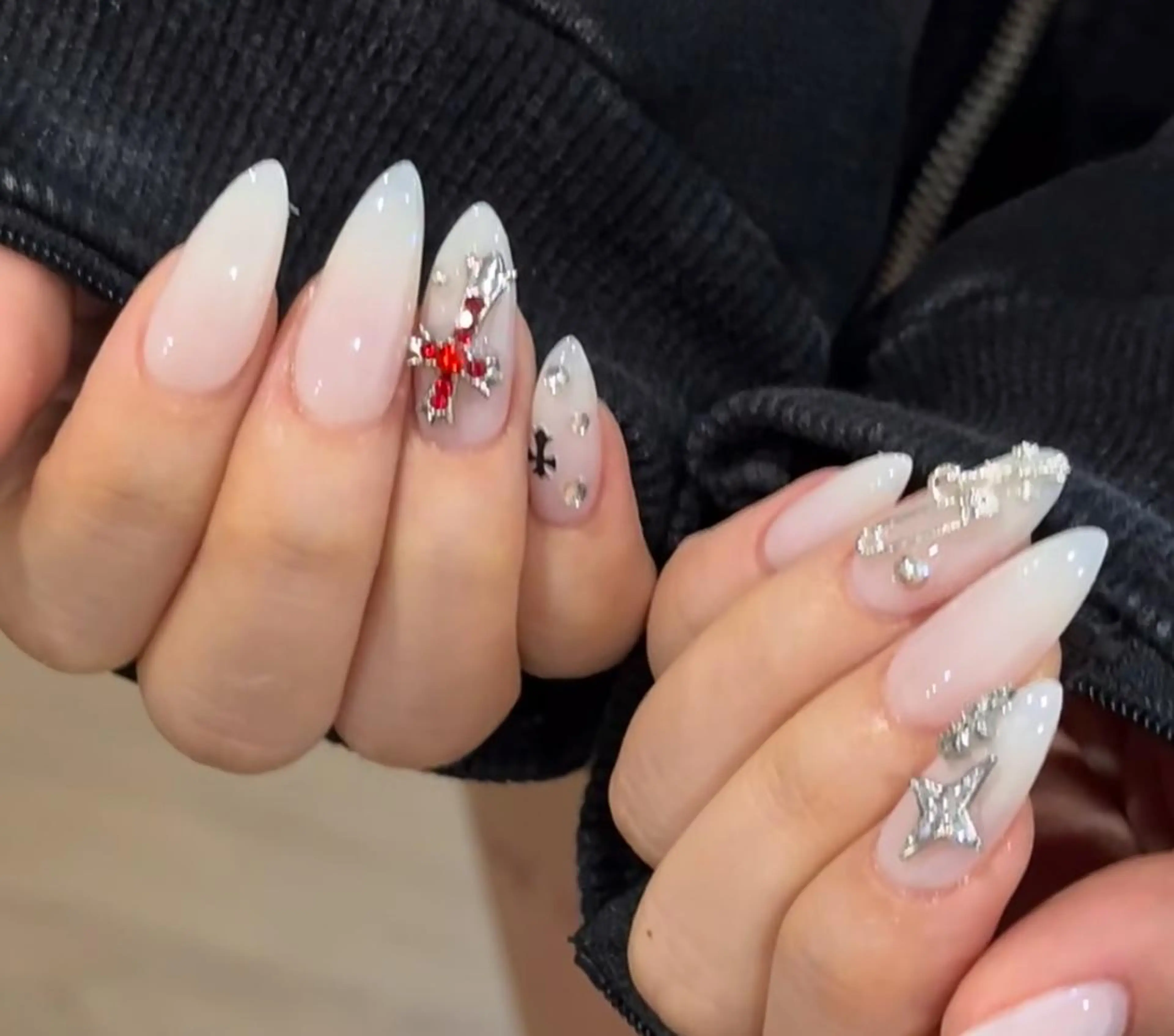 ネイル ハンドネイル ハンドケア 🍑 momo_nailのネイルデザイン