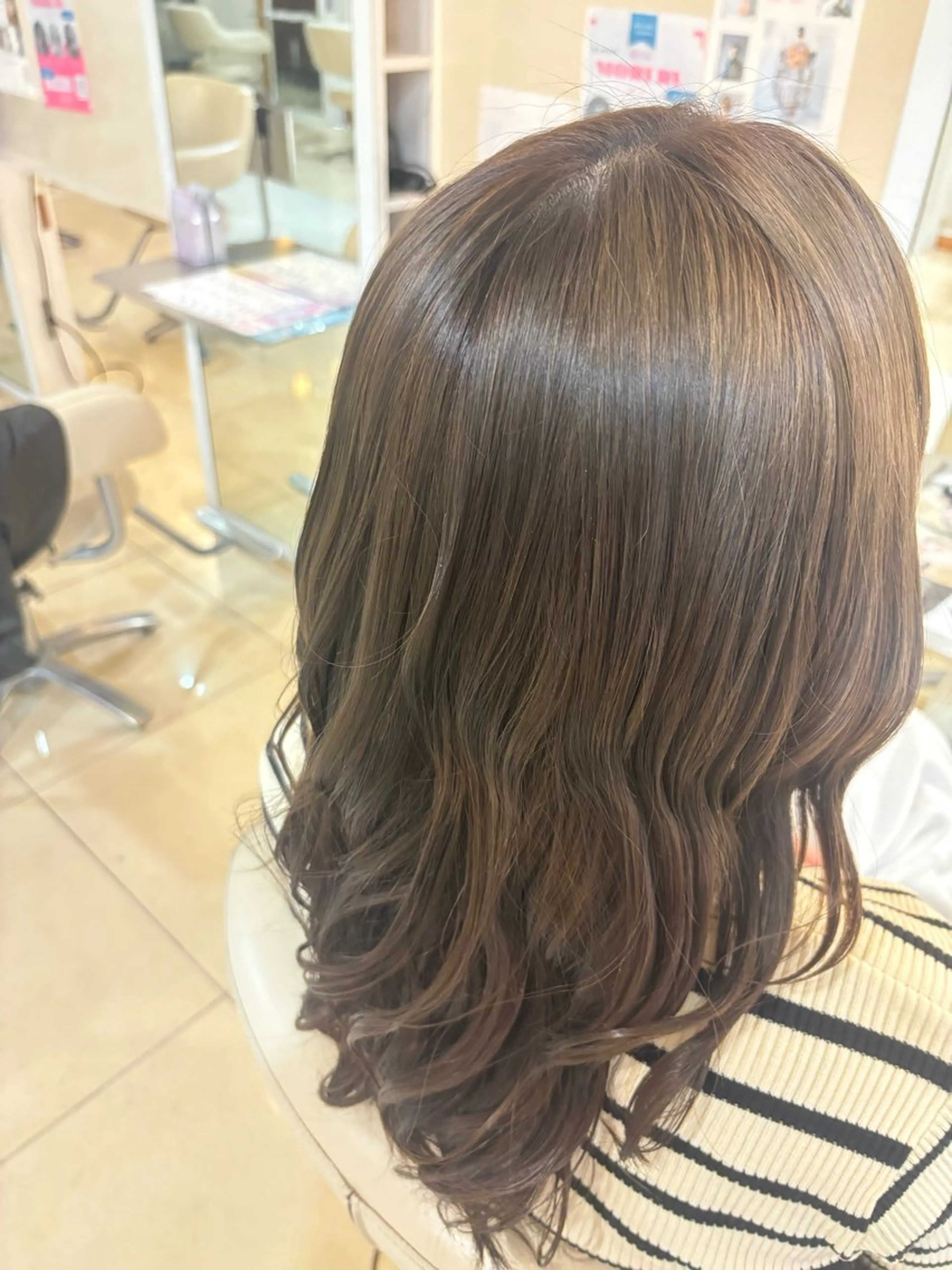 ロング カラー ブラウンカラー ヘアカラー 長野 愛のヘアスタイル