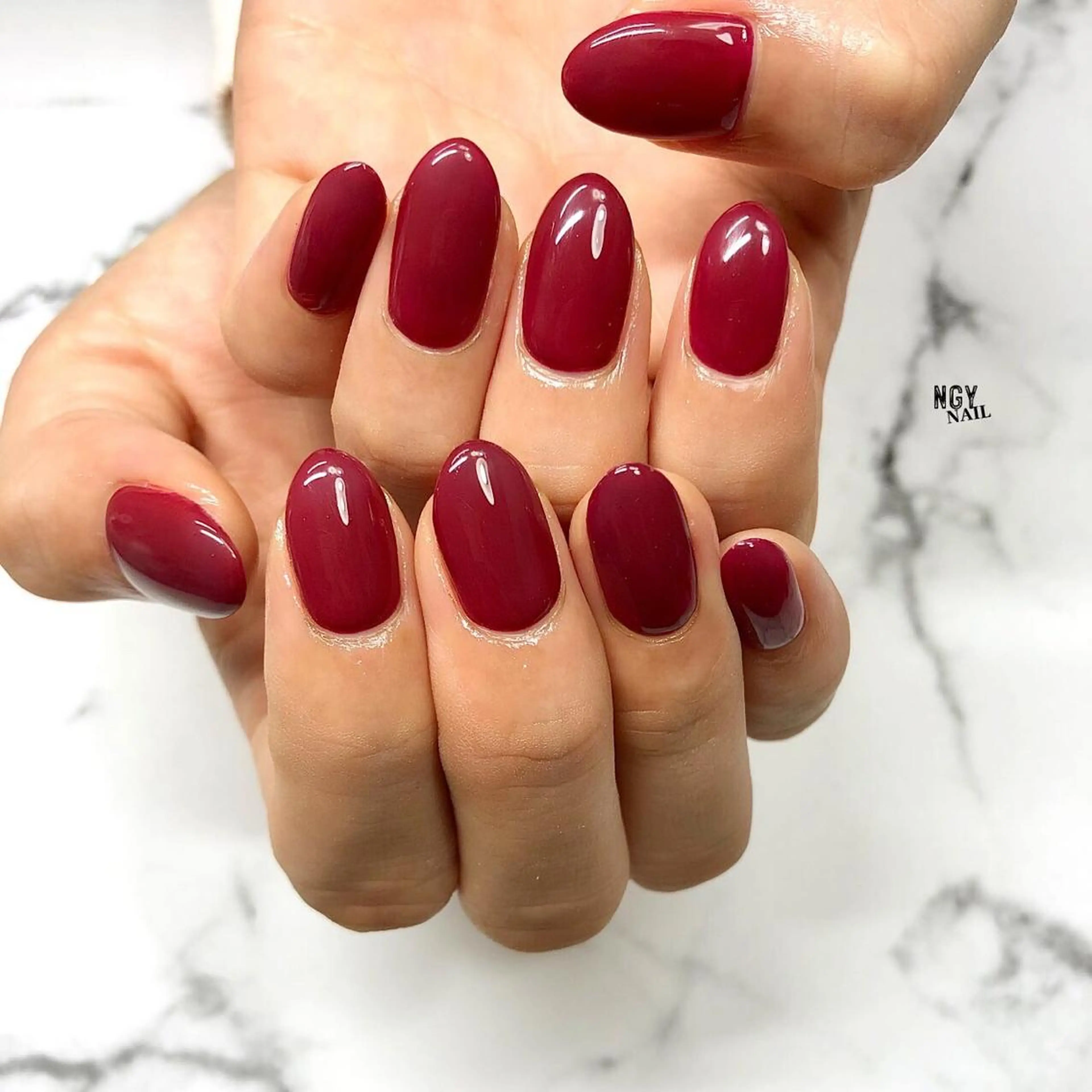 ネイル ボルドー ジェルネイル ワンカラーネイル パラジェル 赤色 ハンドネイル NAIL NOWのネイルデザイン