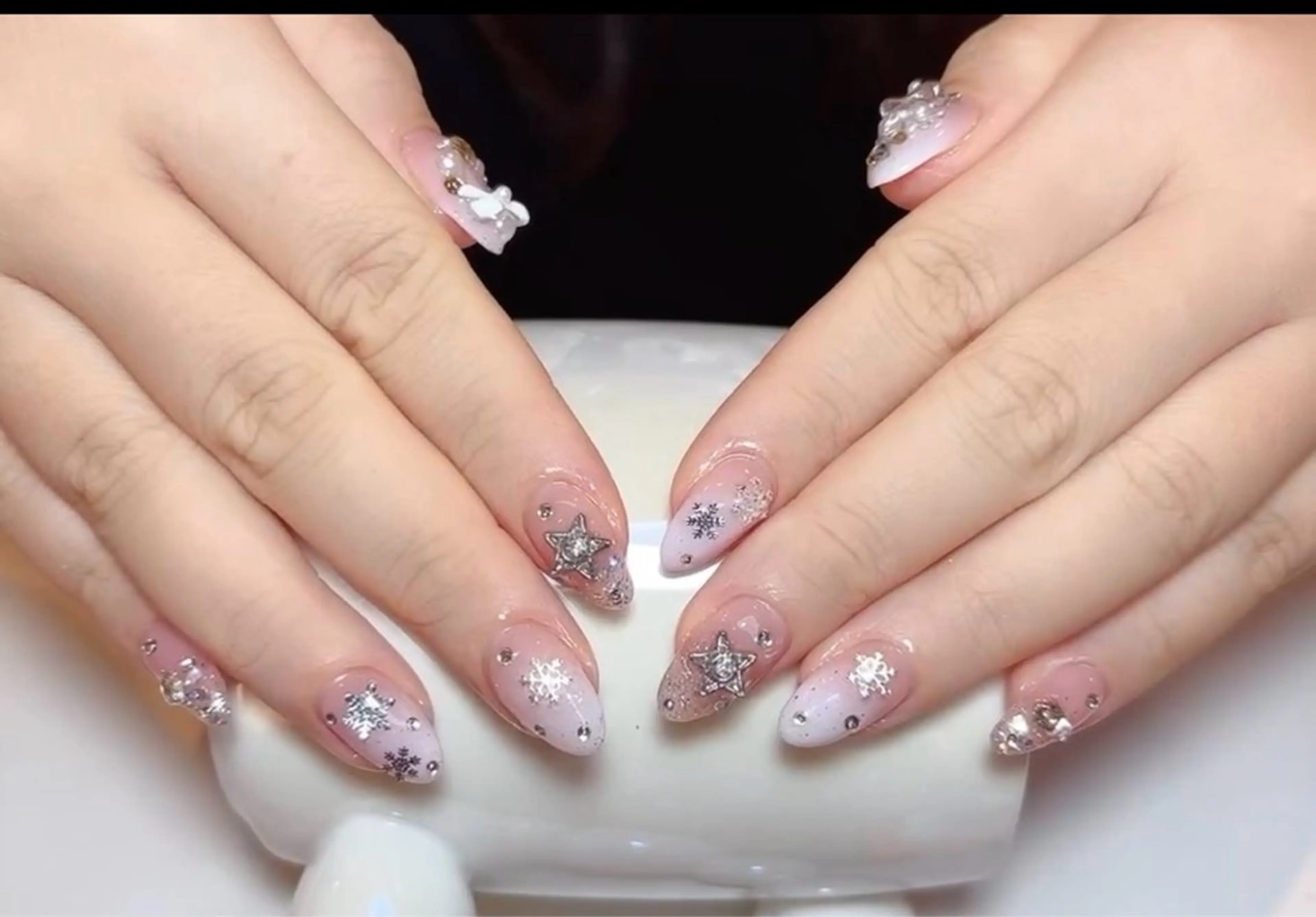 ミディアム ninabeauty 新宿のネイルデザイン