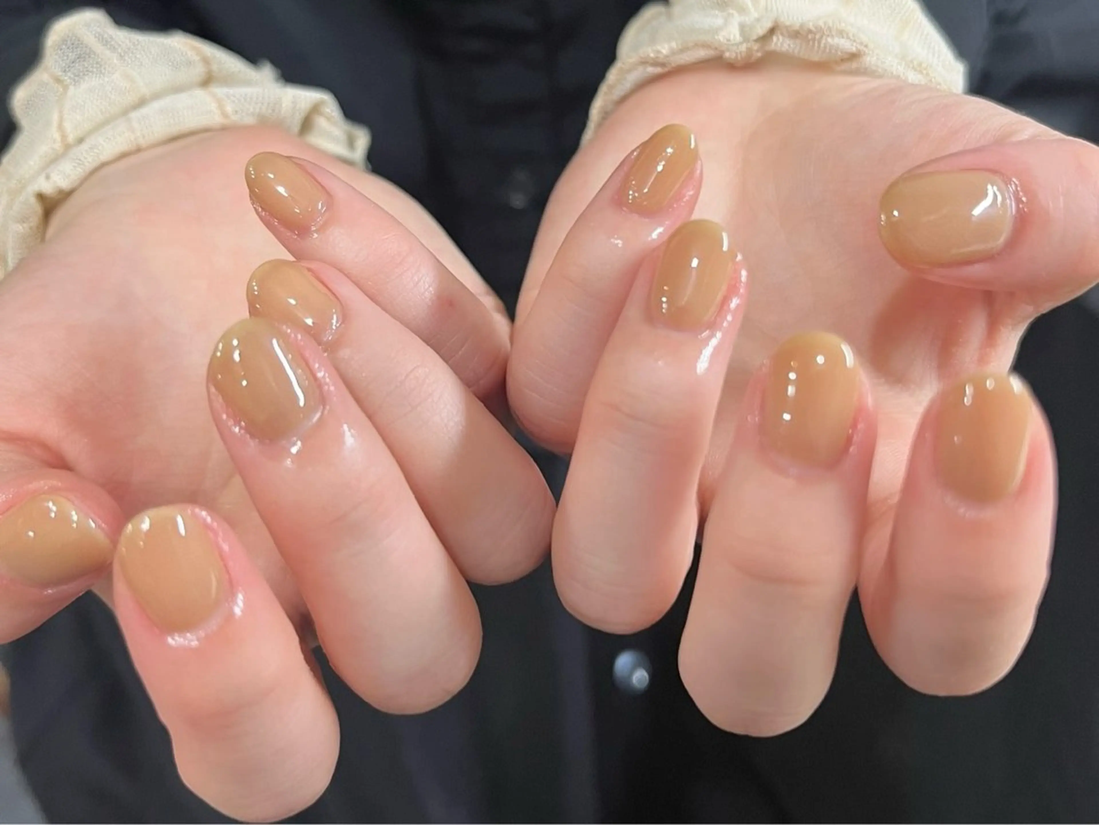 ネイル オフィスネイル ワンカラーネイル シンプルネイル 黄色 ハンドネイル ハンドケア 🎀NAIL🎀 AI🪄︎︎◝✩のネイルデザイン