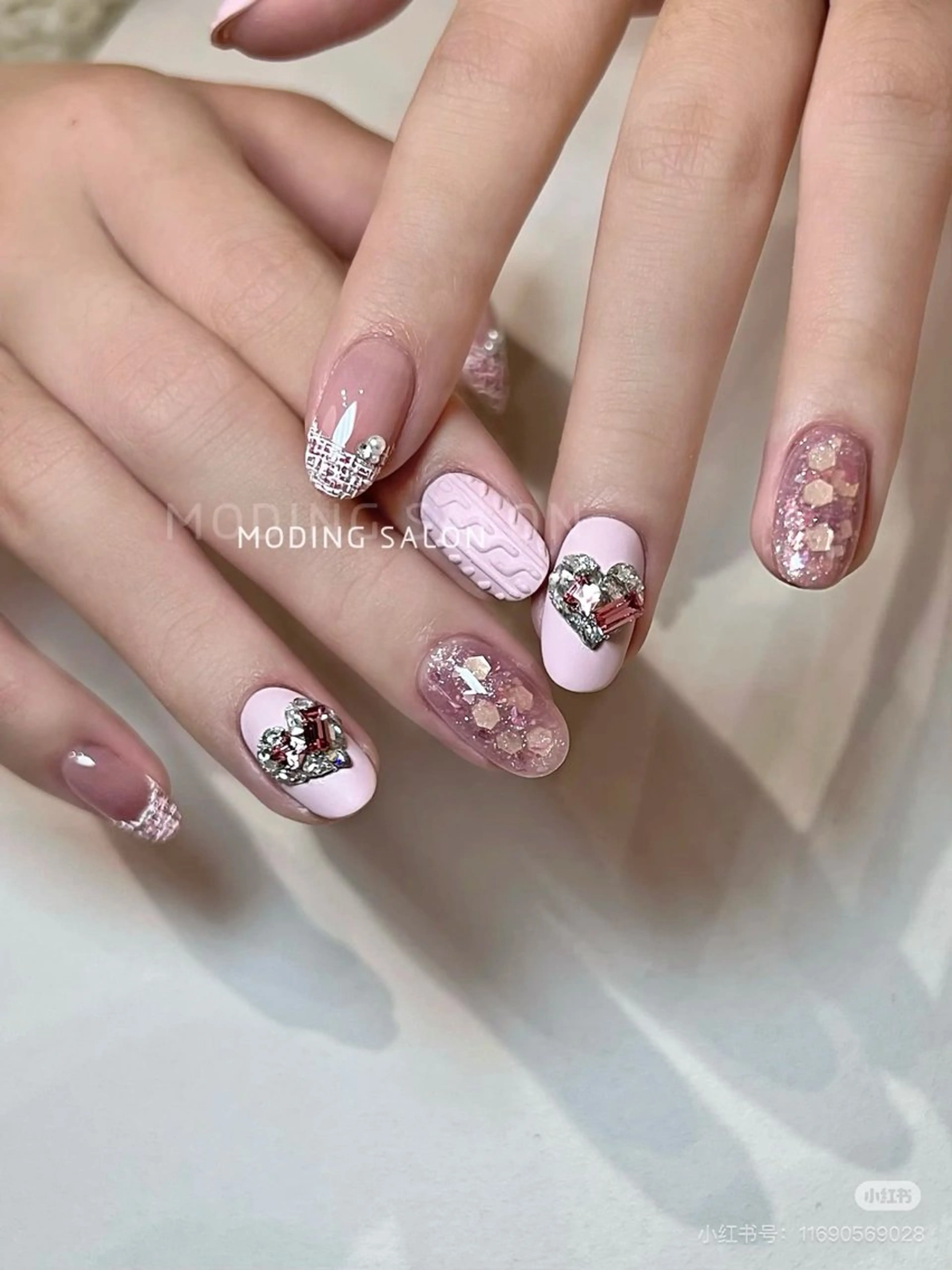 ネイル ハンドネイル 美人計ネイルサロン所属・中山 美月のネイルデザイン