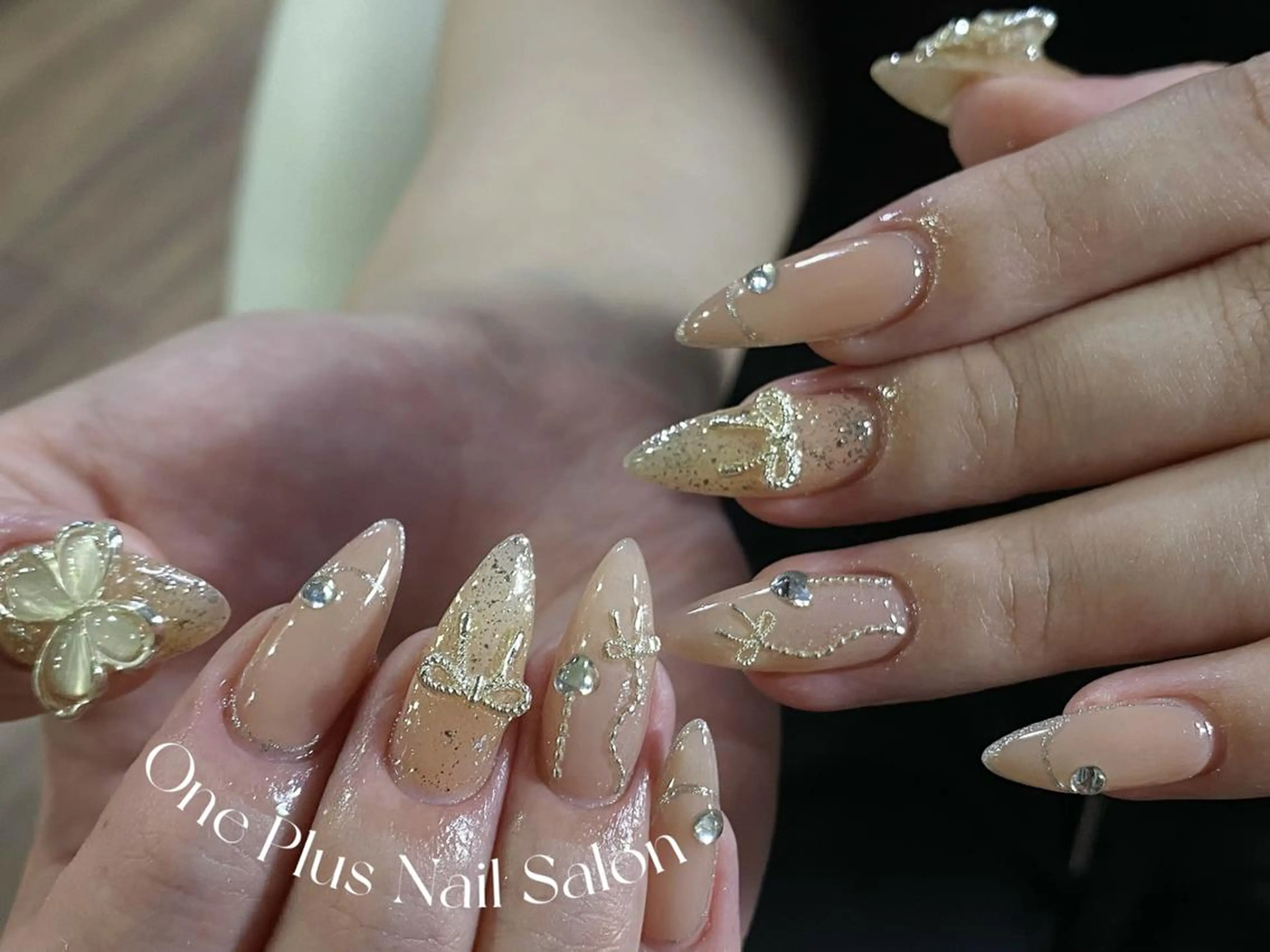 ネイル オーロラネイル 長さ出し フットネイル フレンチネイル ジェルネイル One Plus Nail Salonのネイルデザイン