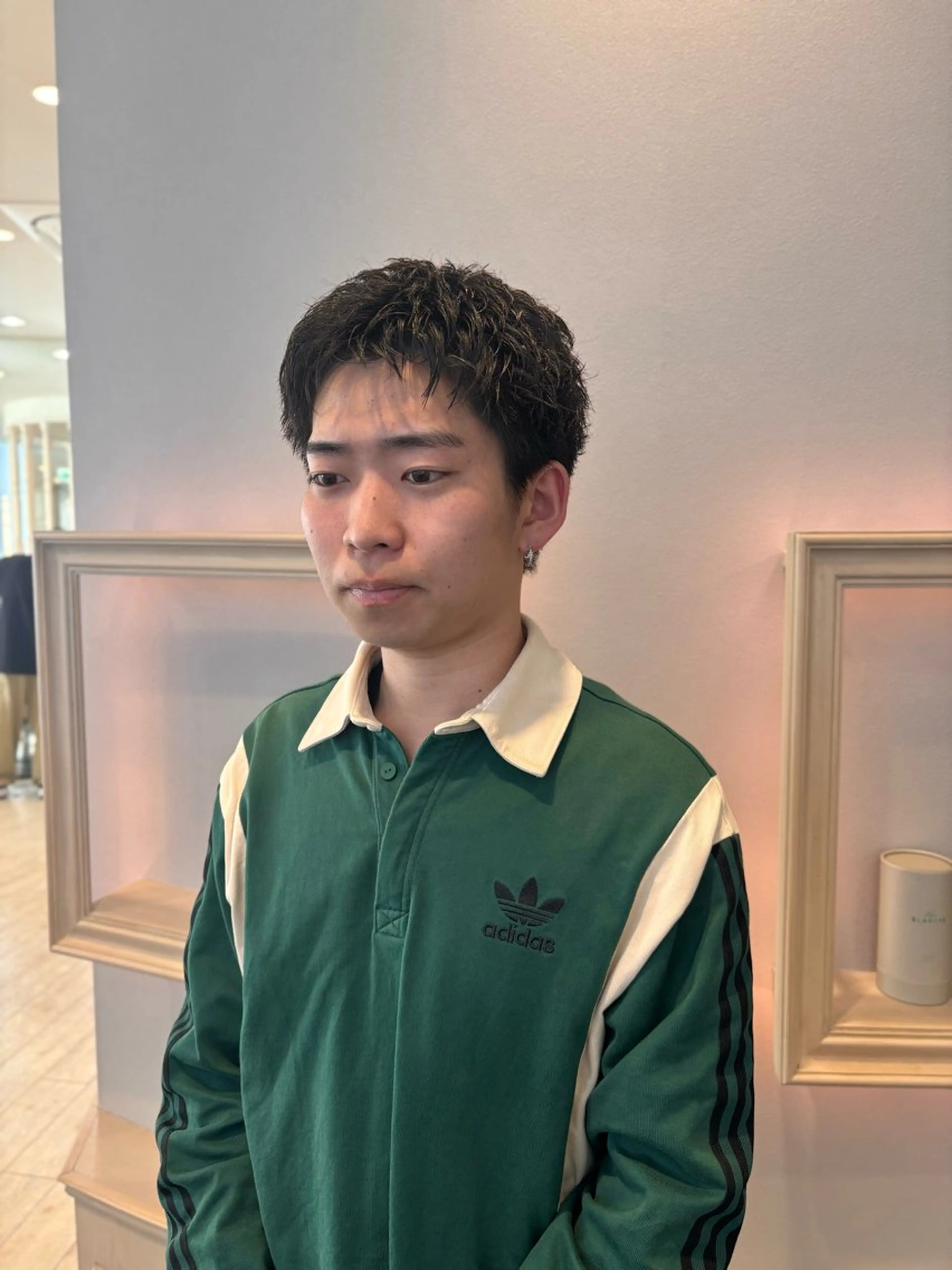 ショート メンズ メンズパーマ メンズショート スパイキーショート ショートヘア カット サソウ ユリエ🥥のヘアスタイル