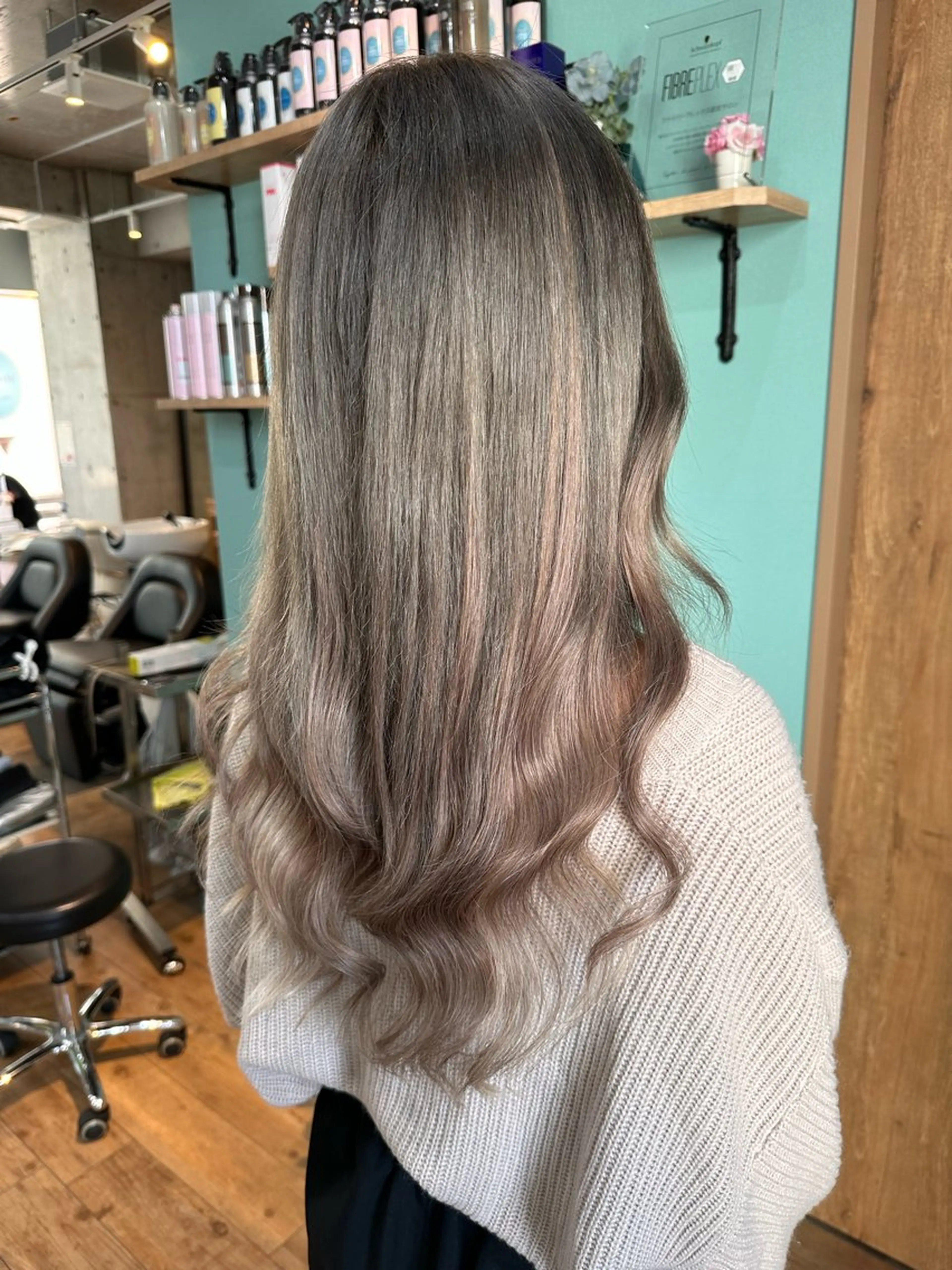 ロング カラー プルエクステ ベージュカラー エクステ ヘアカラー エクステ 🧸プルエクステ❤︎ ネイルKAO🧸のヘアスタイル