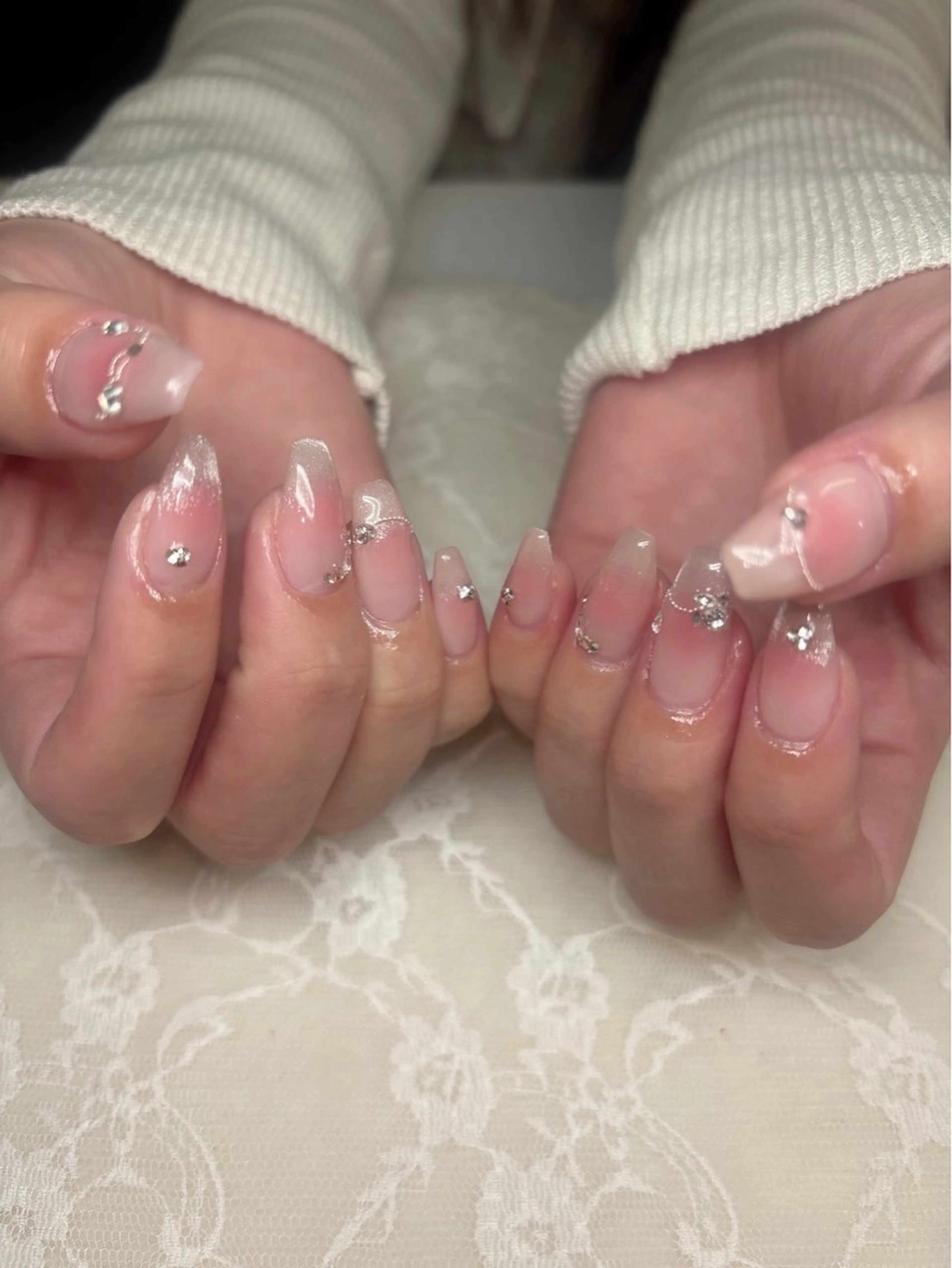 ネイル チークネイル ストーンネイル ワンホンネイル ハンドネイル ハンドケア 心斎橋Salon Epokkuのネイルデザイン