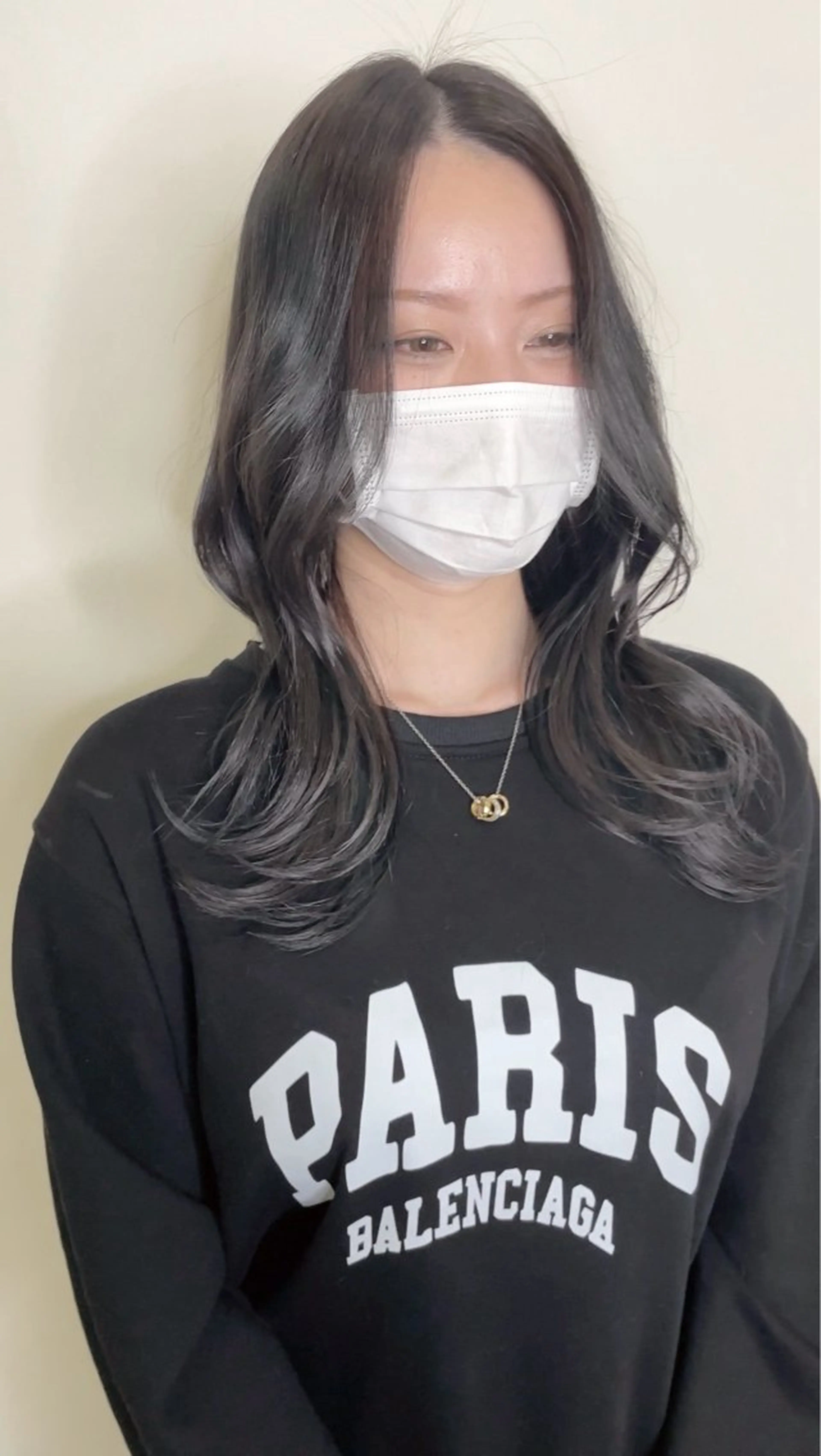 セミロング カラー ブリーチ 透明感カラー ダークシルバー グレージュ ブリーチなしカラー カット ヘアカラー 尾崎 弘和のヘアスタイル