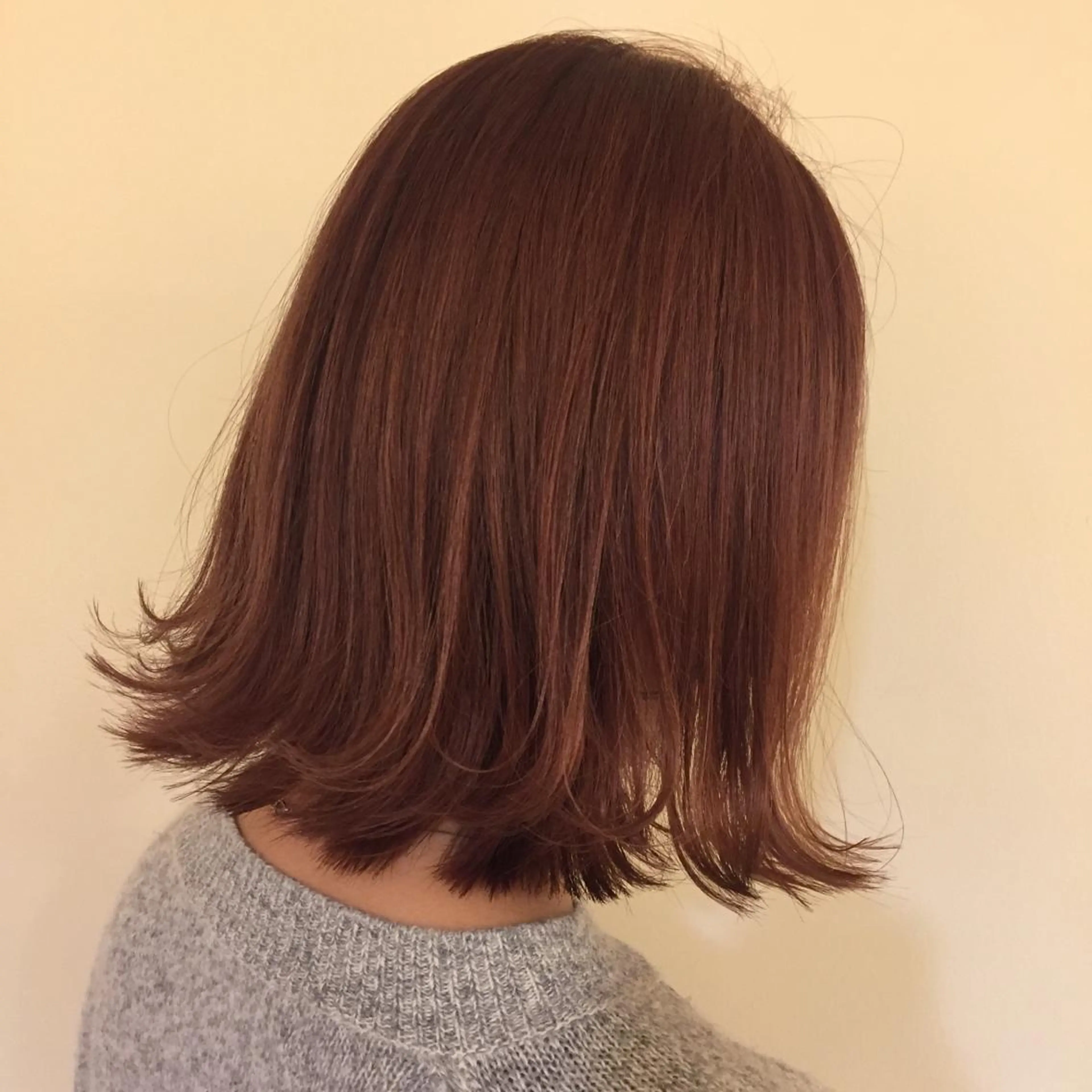 ミディアム カラー 加藤 綾華のヘアスタイル