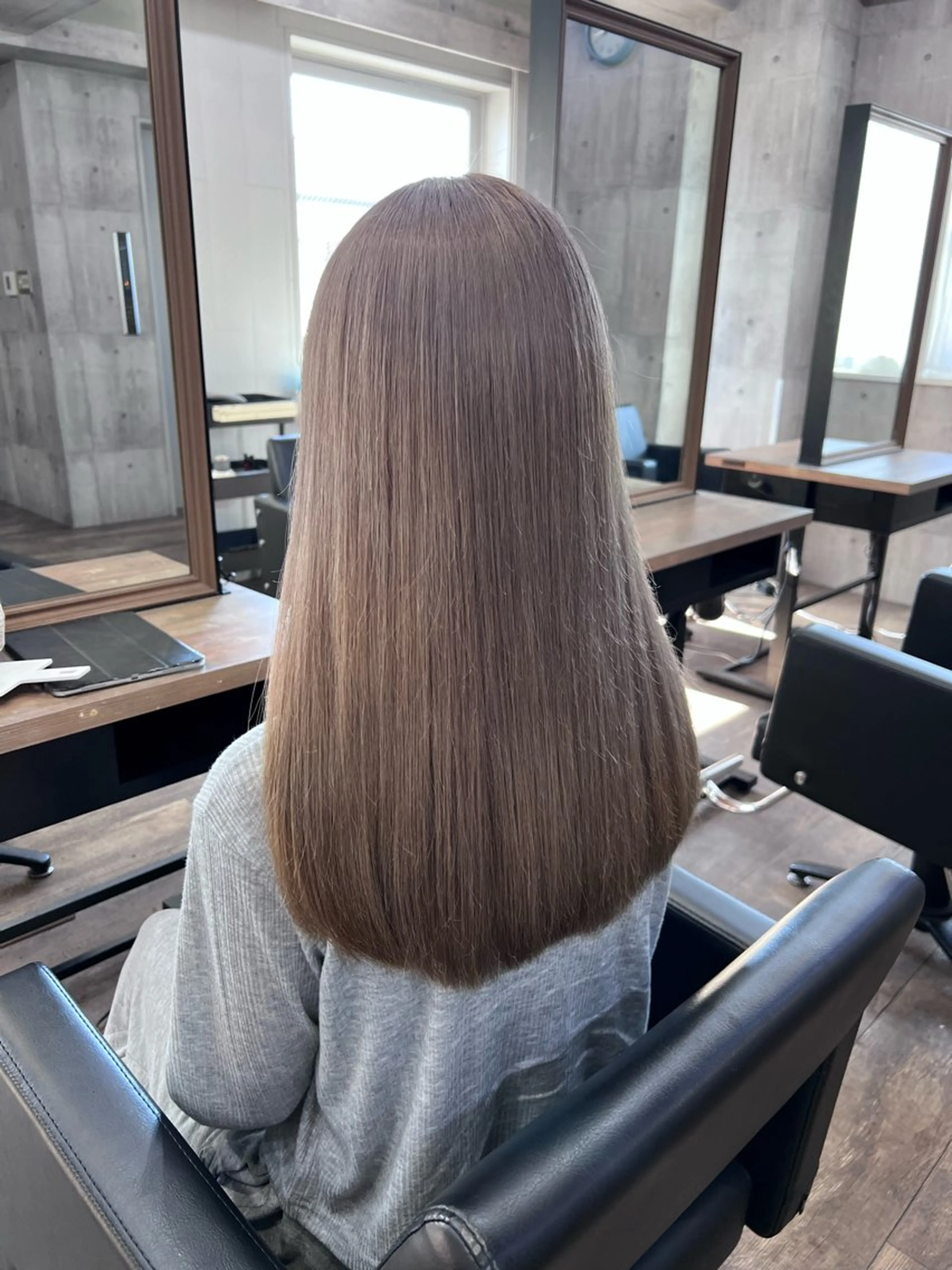 セミロング ボブ ハイライト レイヤーカット サニーサイド大名 ダブルカラー髪質改善のヘアスタイル