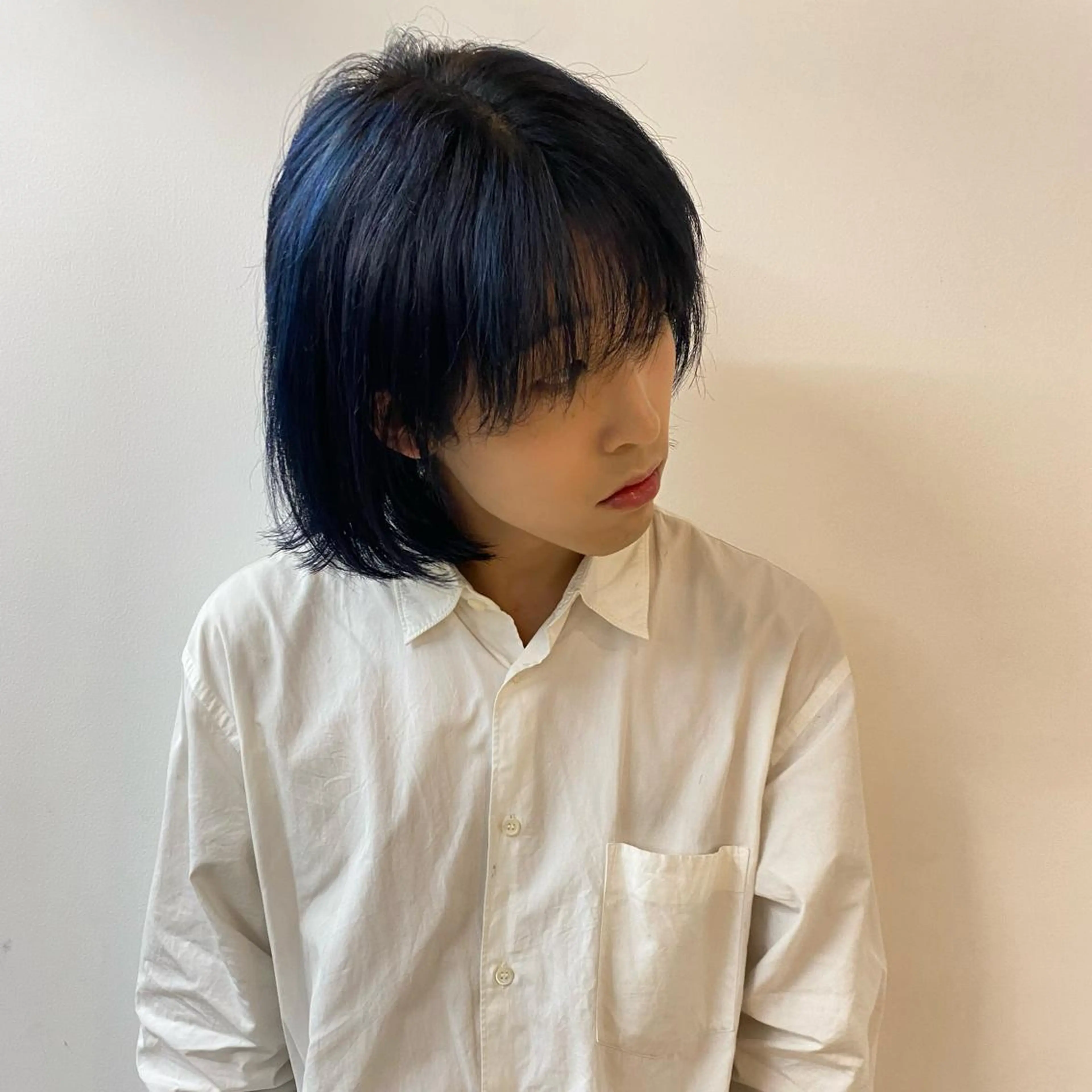 ショート カラー メンズ メンズハイライト 黒髪 ブルーカラー ブルーブラック ハイライトカラー yiye 青山所属・無料カットモデル募集 🌱ひょうがのヘアスタイル