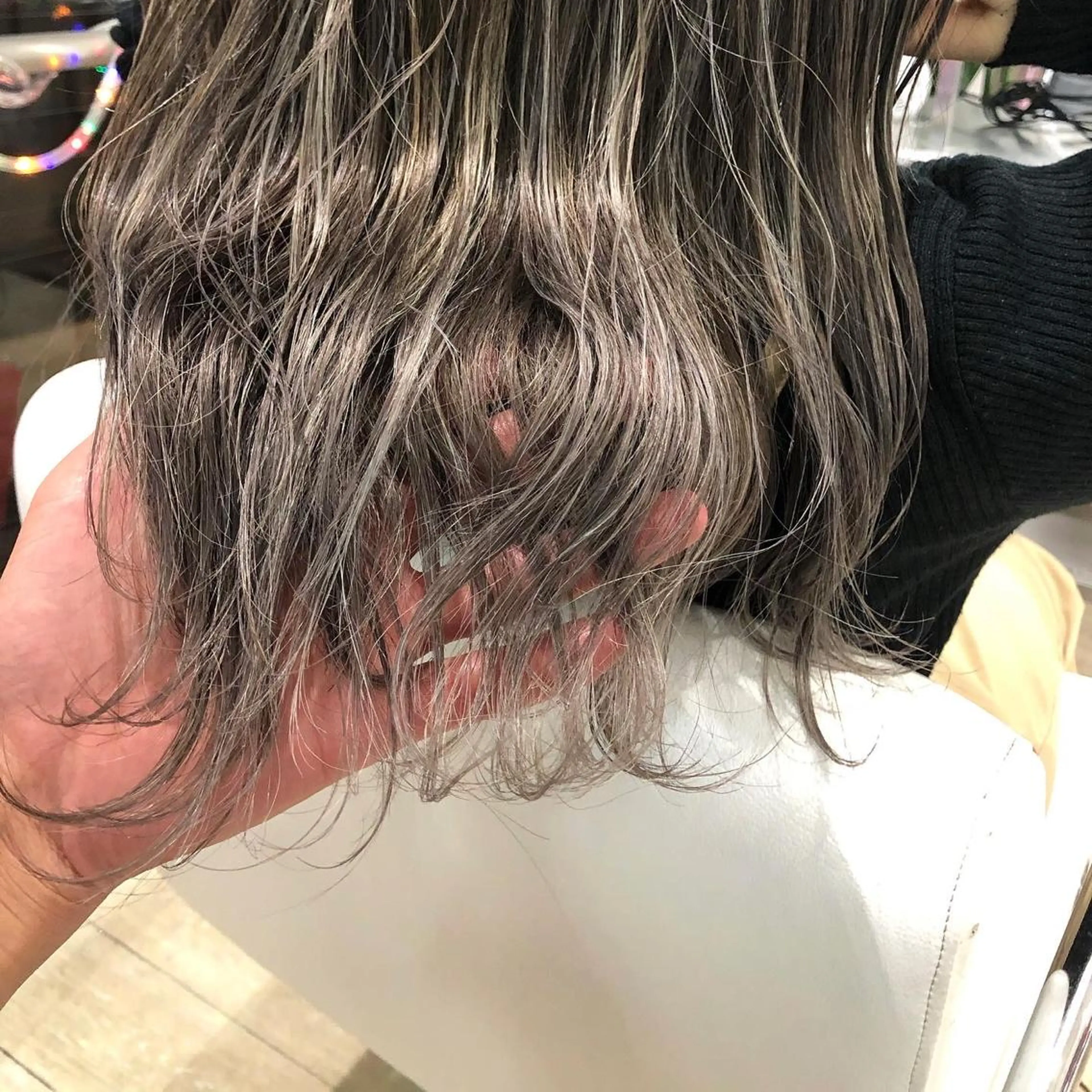 セミロング カラー ハイライトカラー ハイライト ヘアカラー トリートメント Tao所属・藤川 大智のヘアスタイル