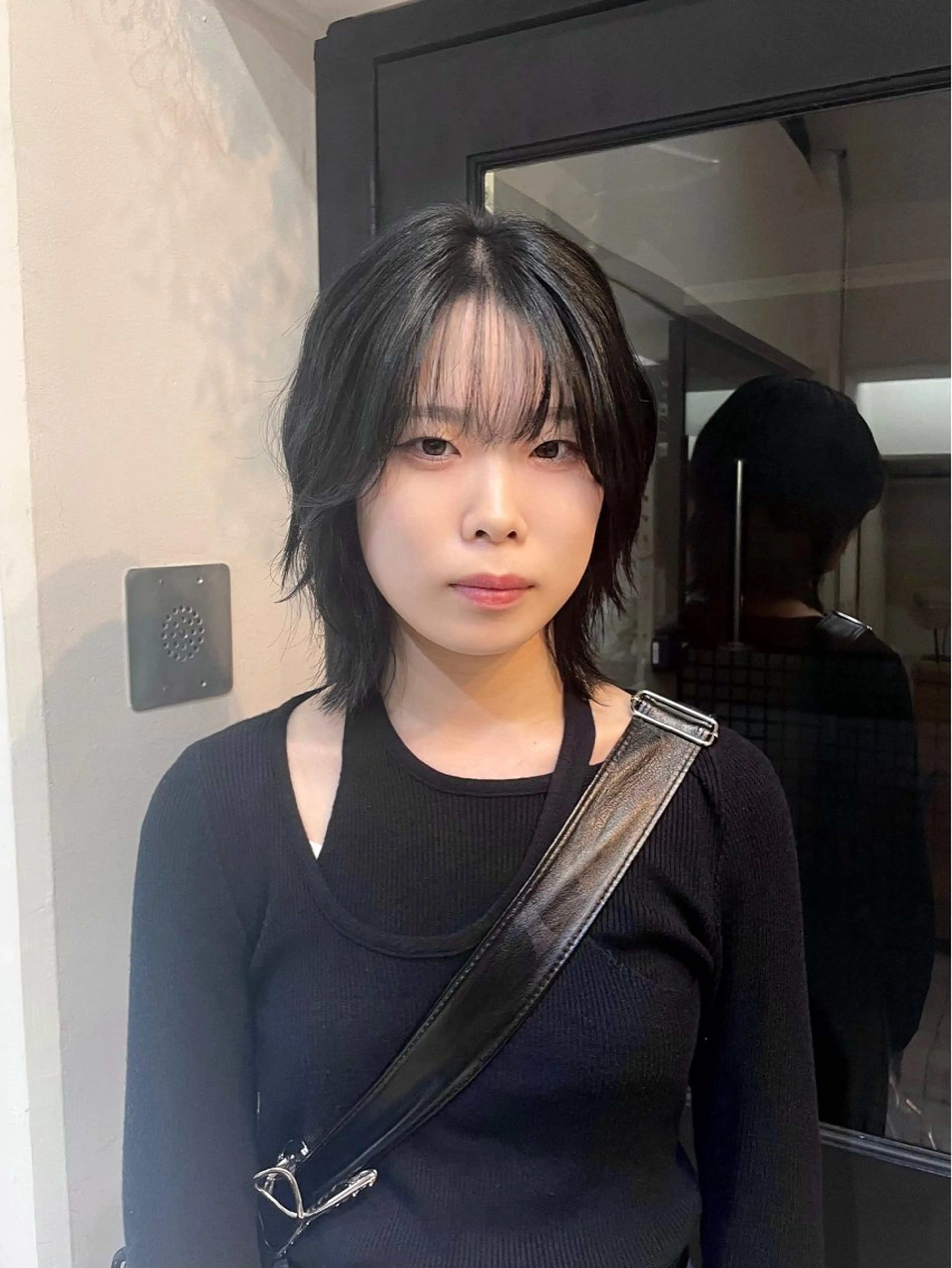 ショート カラー 黒髪 ブルーカラー ブルーブラック ハッシュカット カット ヘアカラー yu-kaハッシュ カット/韓国レイヤーのヘアスタイル