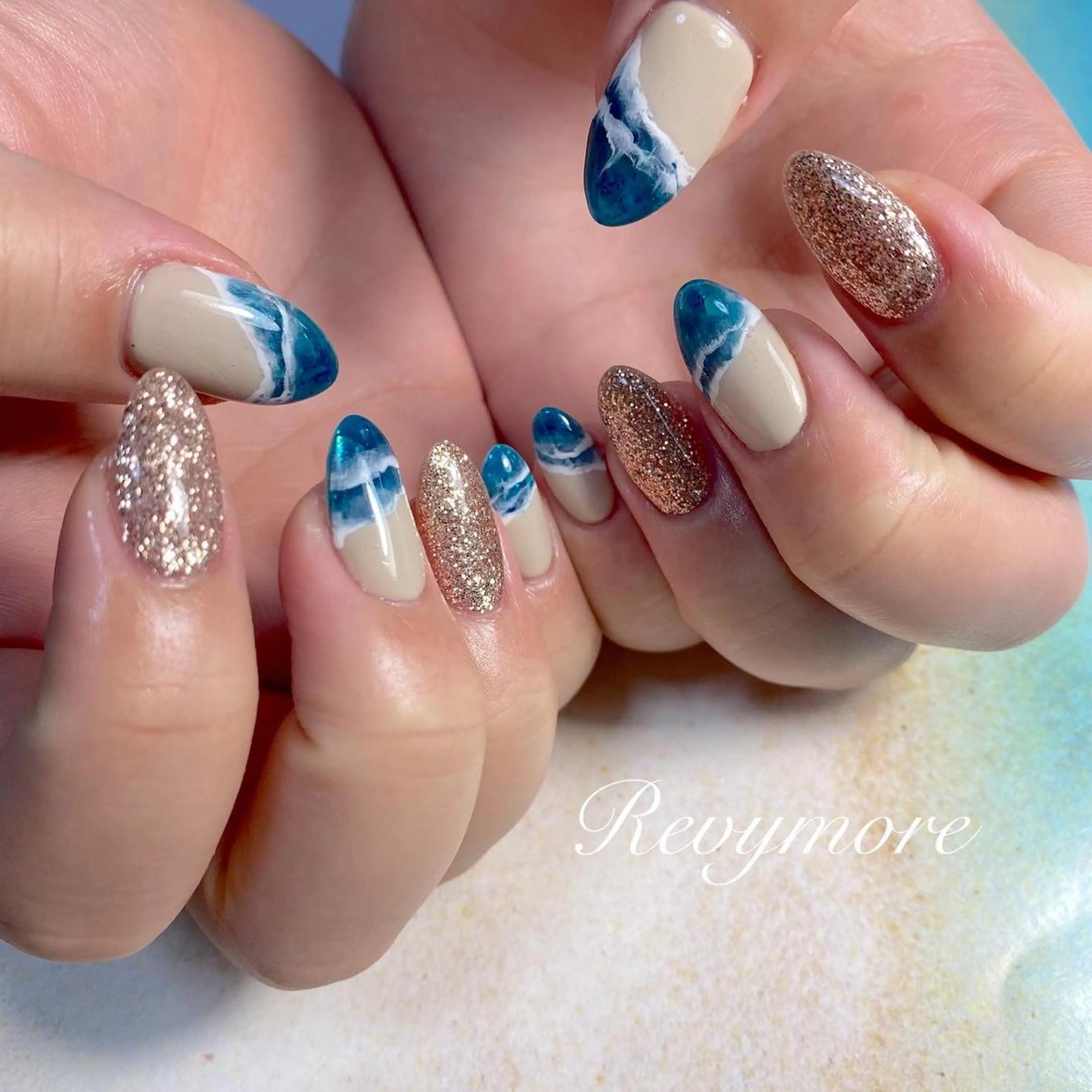 ミディアム ネイル 韓国風ヘア ジェルネイル キラキラネイル 韓国ネイル ニュアンスネイル nail salon Revymore所属・nail salon Revymoreのネイルデザイン