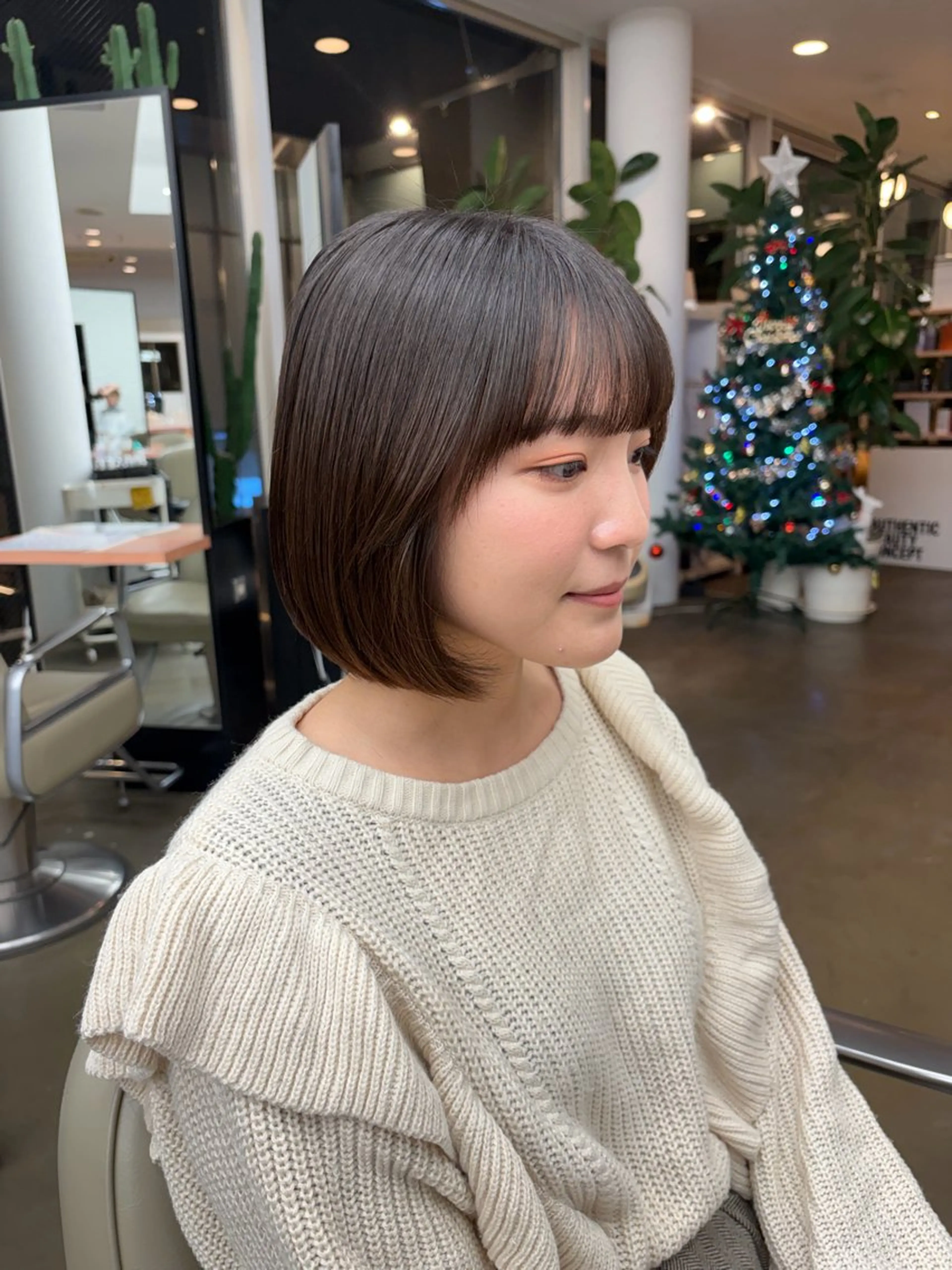 ショート ヘアアレンジ 顔周りカット DIFINOaoyama所属・🎧ayaka/ボブ /透明感カラー🩵のヘアスタイル