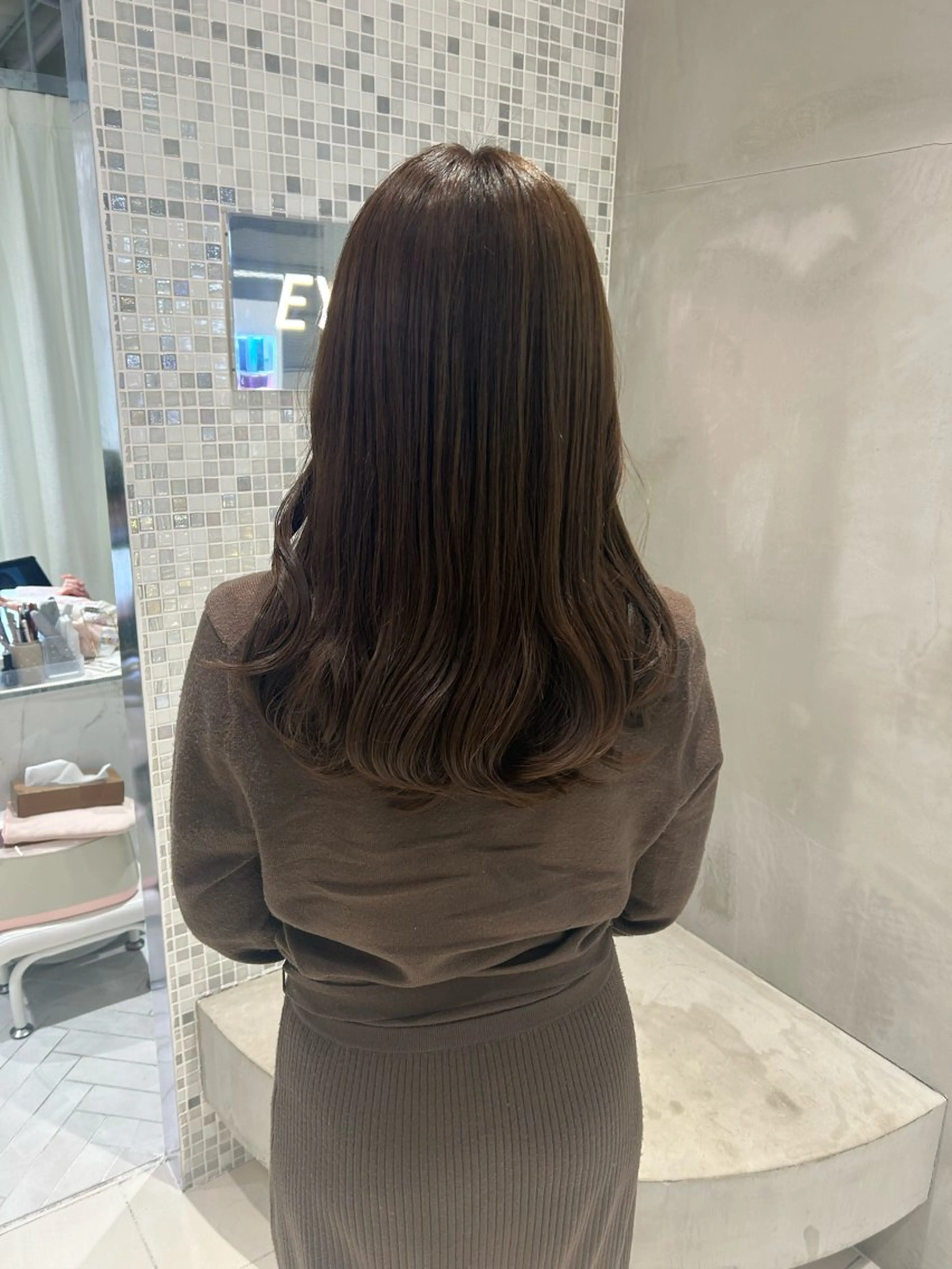 ロング カラー グレージュ オリーブグレージュ オリーブグレー カット ヘアカラー トリートメント 透明感カラー🫧 nanohaのヘアスタイル