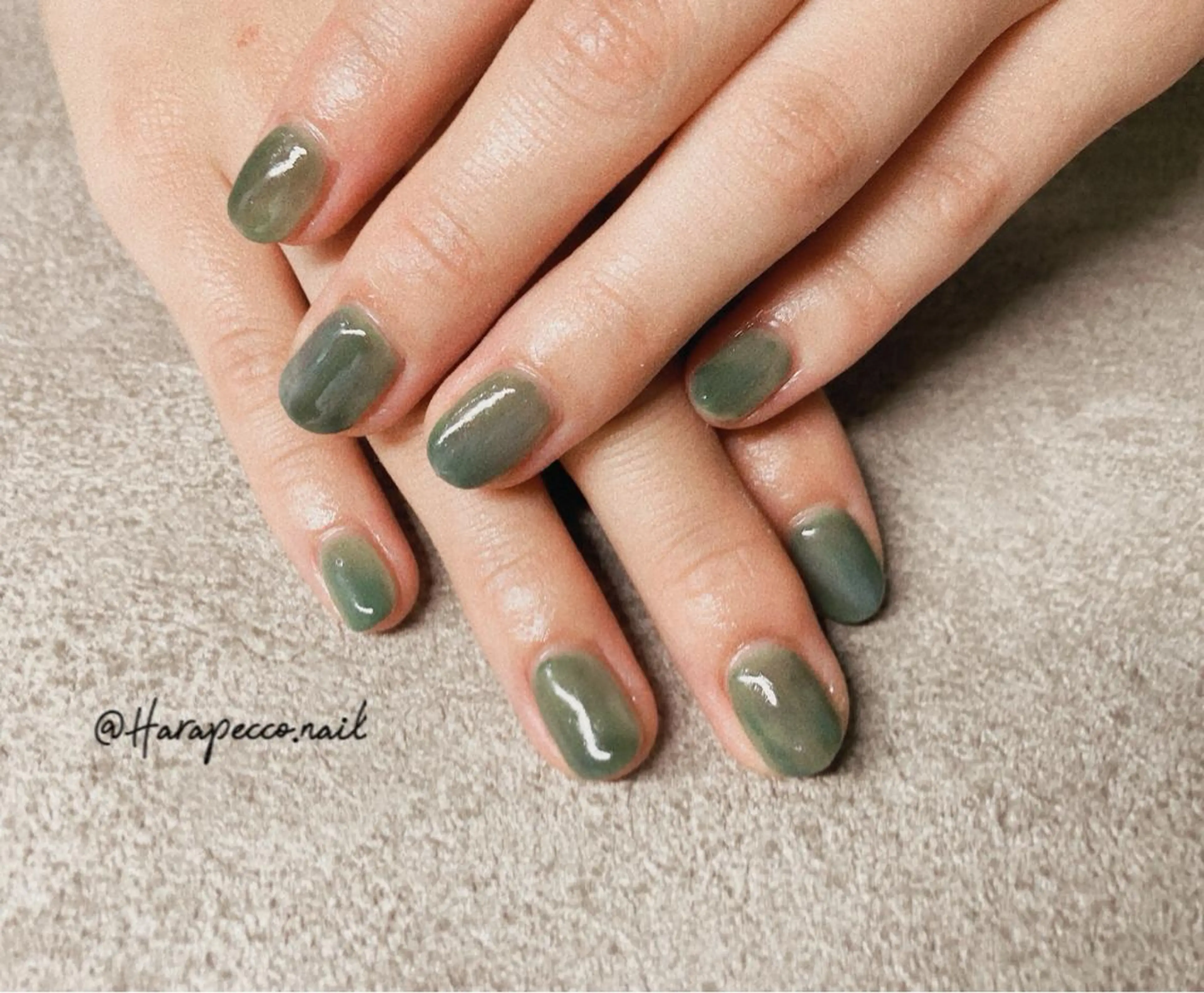 ネイル グリーン 大理石ネイル(マーブル) ニュアンスネイル オフィスネイル シンプルネイル ハンドネイル Hiro nail /Harapeccoのネイルデザイン