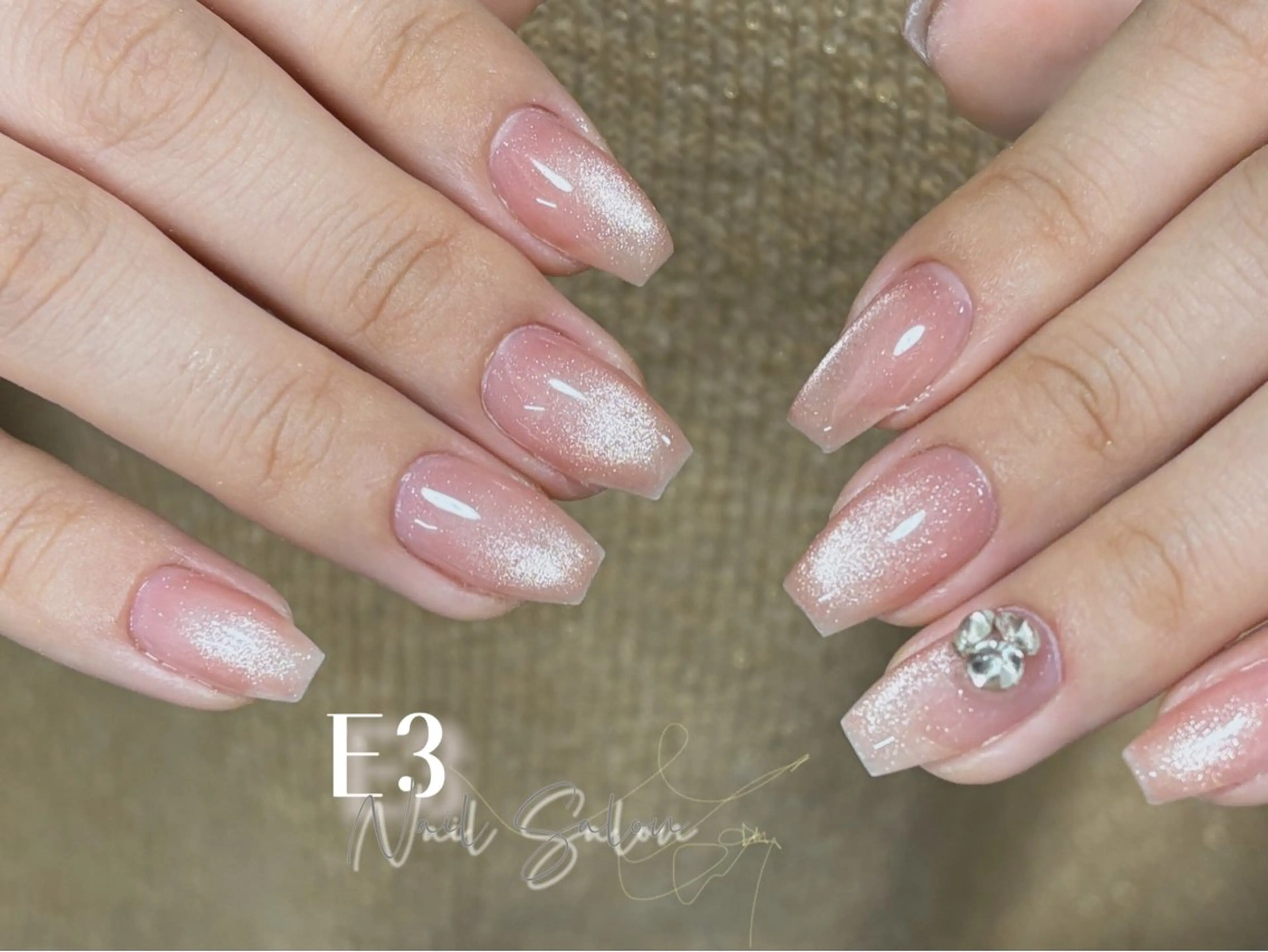 ネイル フレンチネイル ジェルネイル ガラスフレンチ グラデーション キラキラネイル ハンドネイル E3 Nail Salonのネイルデザイン